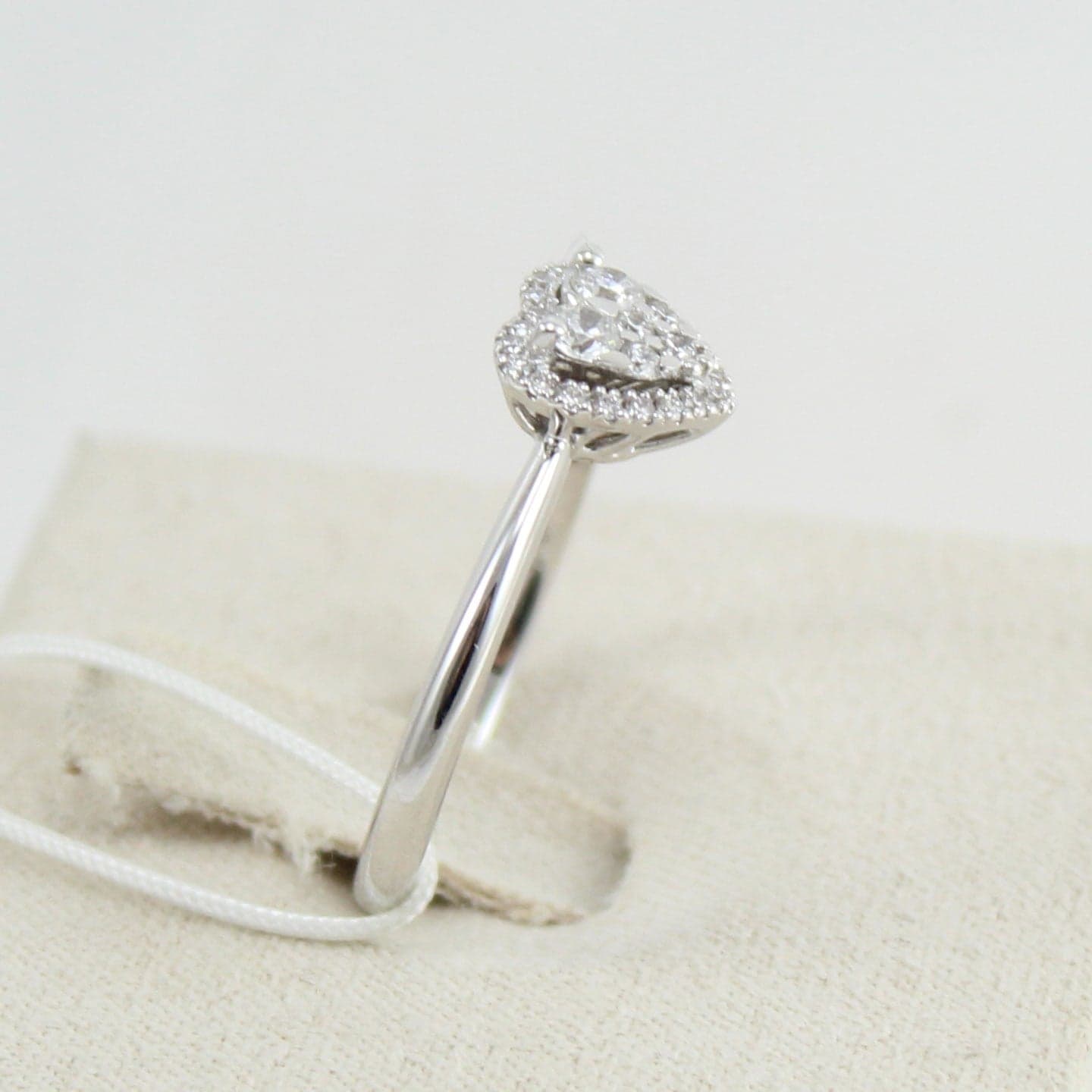 Anello donna Mirco Visconti in oro bianco a cuore con diamanti in Anelli Gioielleria Saba - Dolianova, commercioVirtuoso.it