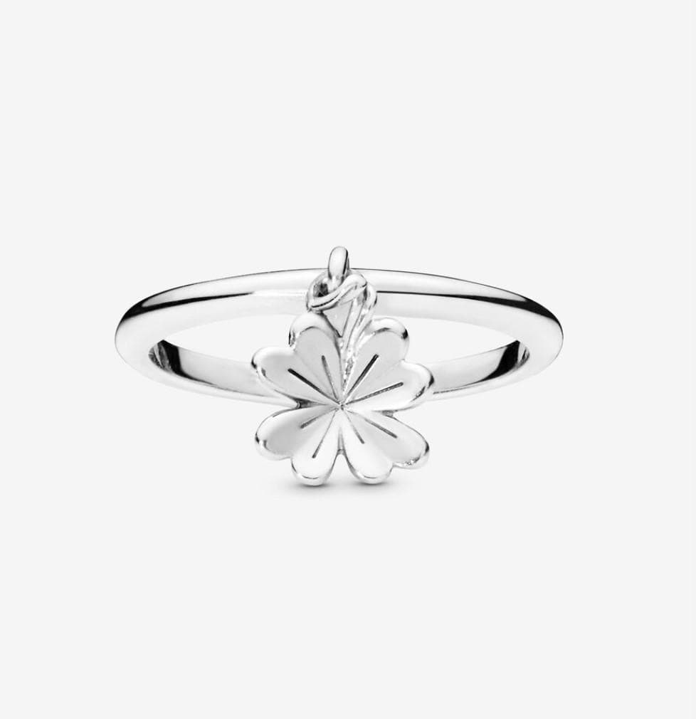 Pandora anello con pendente quadrifoglio portafortuna in Anelli Alba Gioielli - Casoria, commercioVirtuoso.it