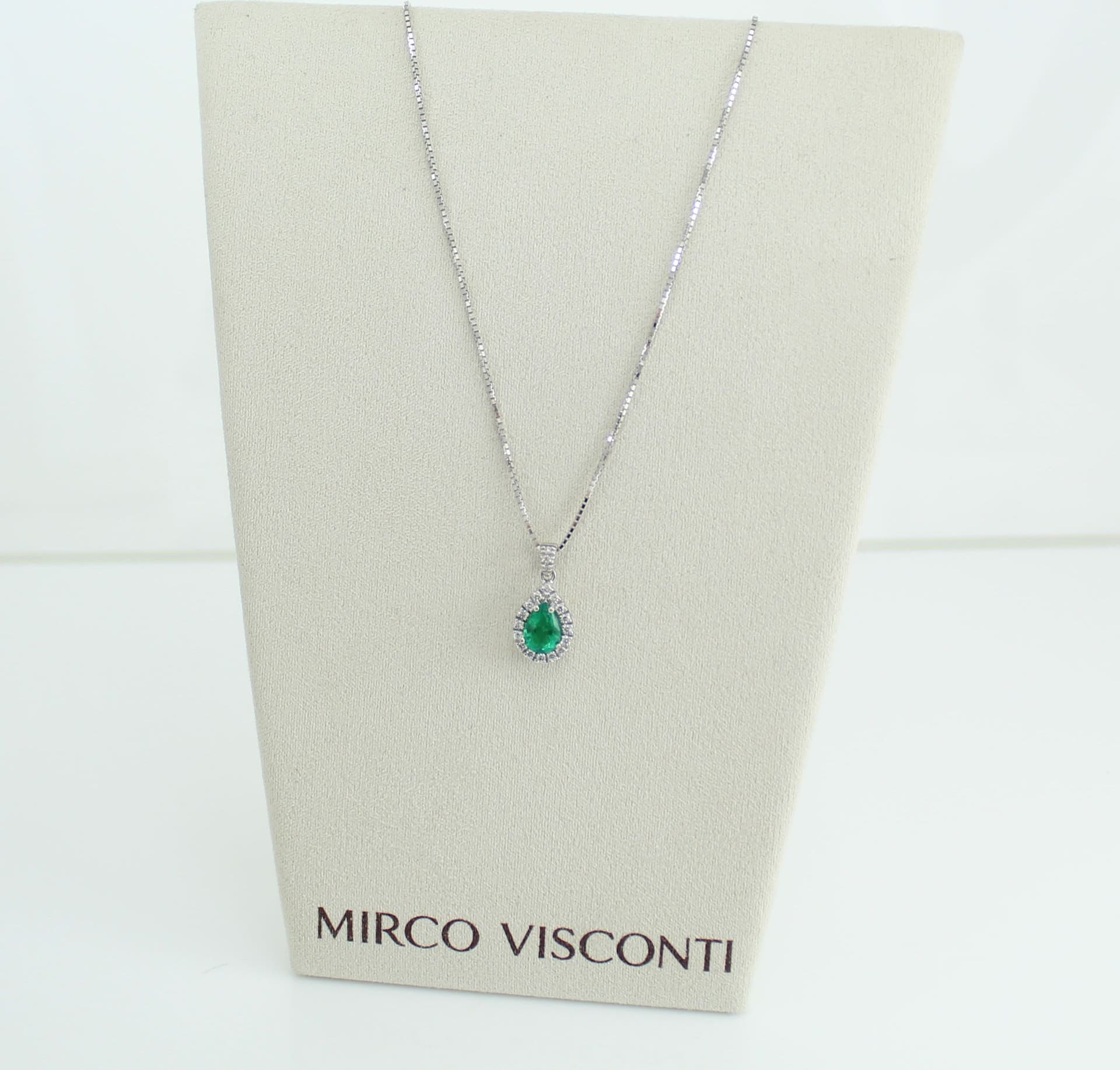 Collana Mirco Visconti in oro bianco smeraldo a goccia e diamanti in Collane Gioielleria Saba - Dolianova, commercioVirtuoso.it