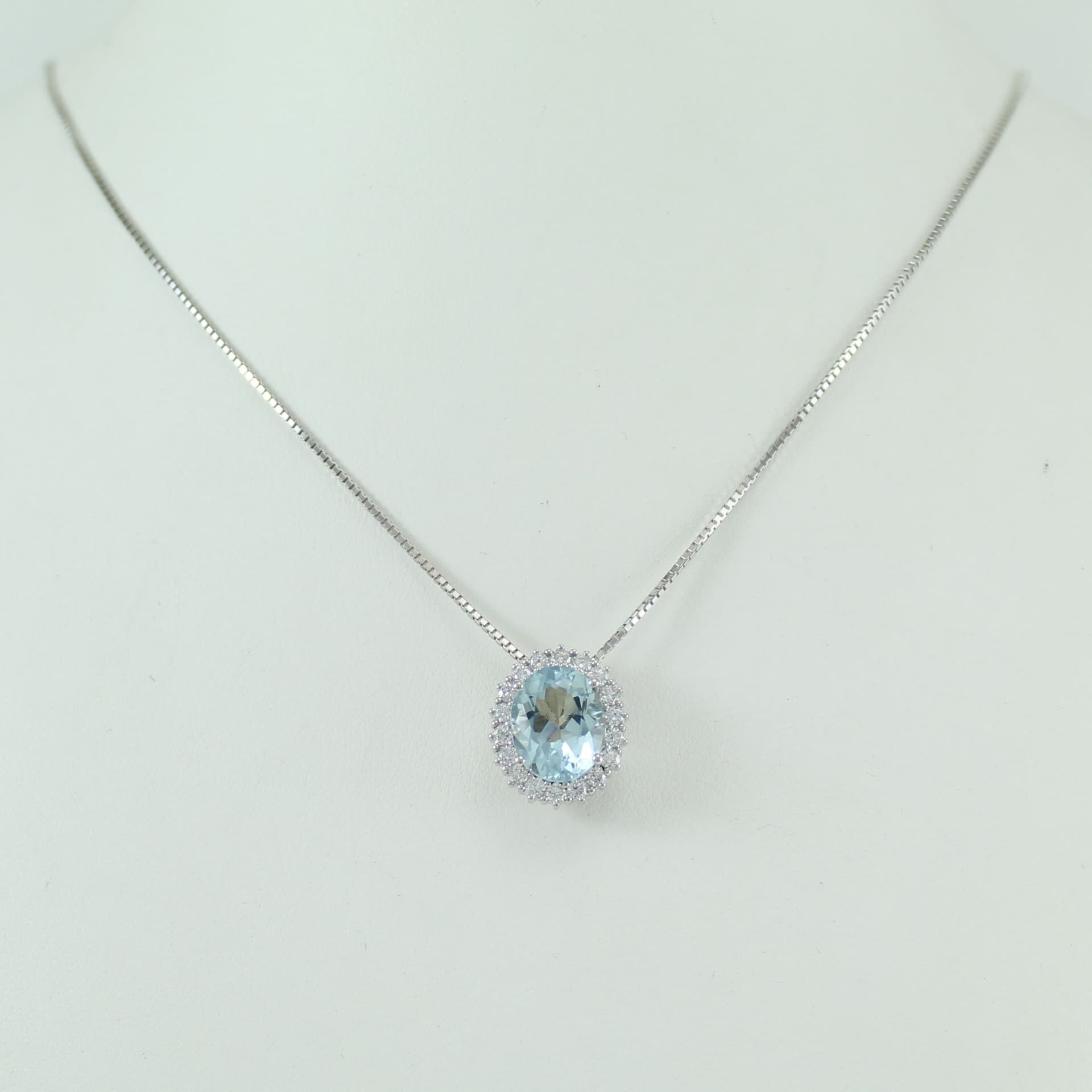 Collana donna oro bianco acquamarina e diamanti Mirco Visconti in Collane Gioielleria Saba - Dolianova, commercioVirtuoso.it