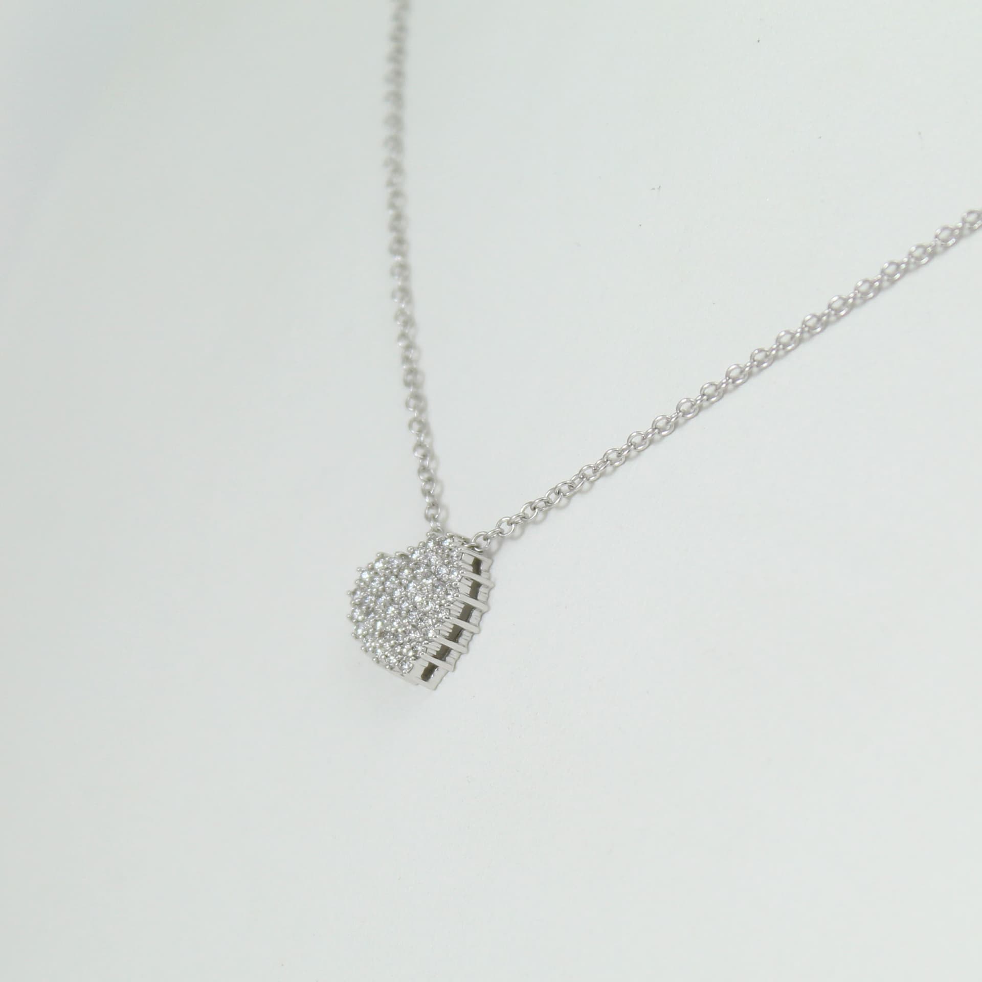 Collana donna Mirco Visconti oro bianco pendente cuore di diamanti in Collane Gioielleria Saba - Dolianova, commercioVirtuoso.it