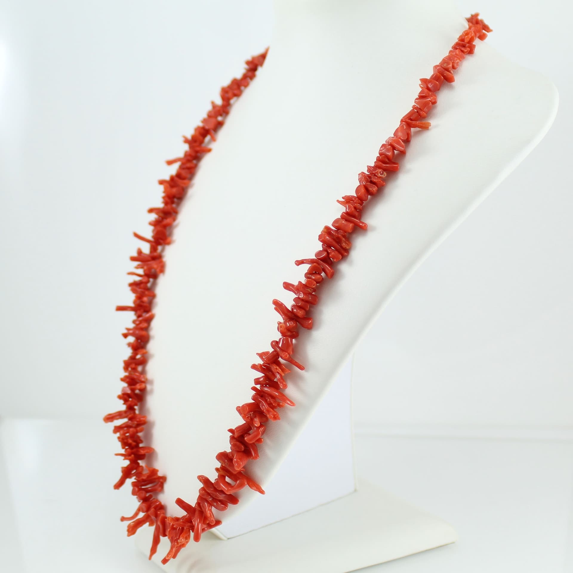 Collana donna filo corallo rosso a frange e chiusura in argento in Collane Gioielleria Saba - Dolianova, commercioVirtuoso.it