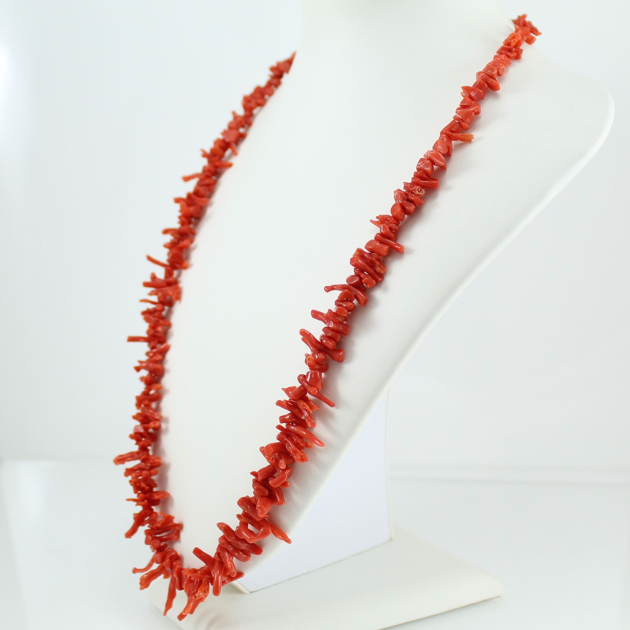 Collana donna filo corallo rosso a frange e chiusura in argento in Collane Gioielleria Saba - Dolianova, commercioVirtuoso.it