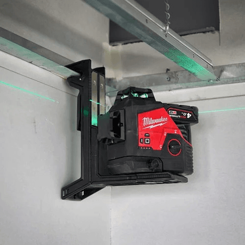 LIVELLA LASER VERDE 'MILWAUKEE' M12 3PL-401C in prodotto Busolin - Venezia, commercioVirtuoso.it