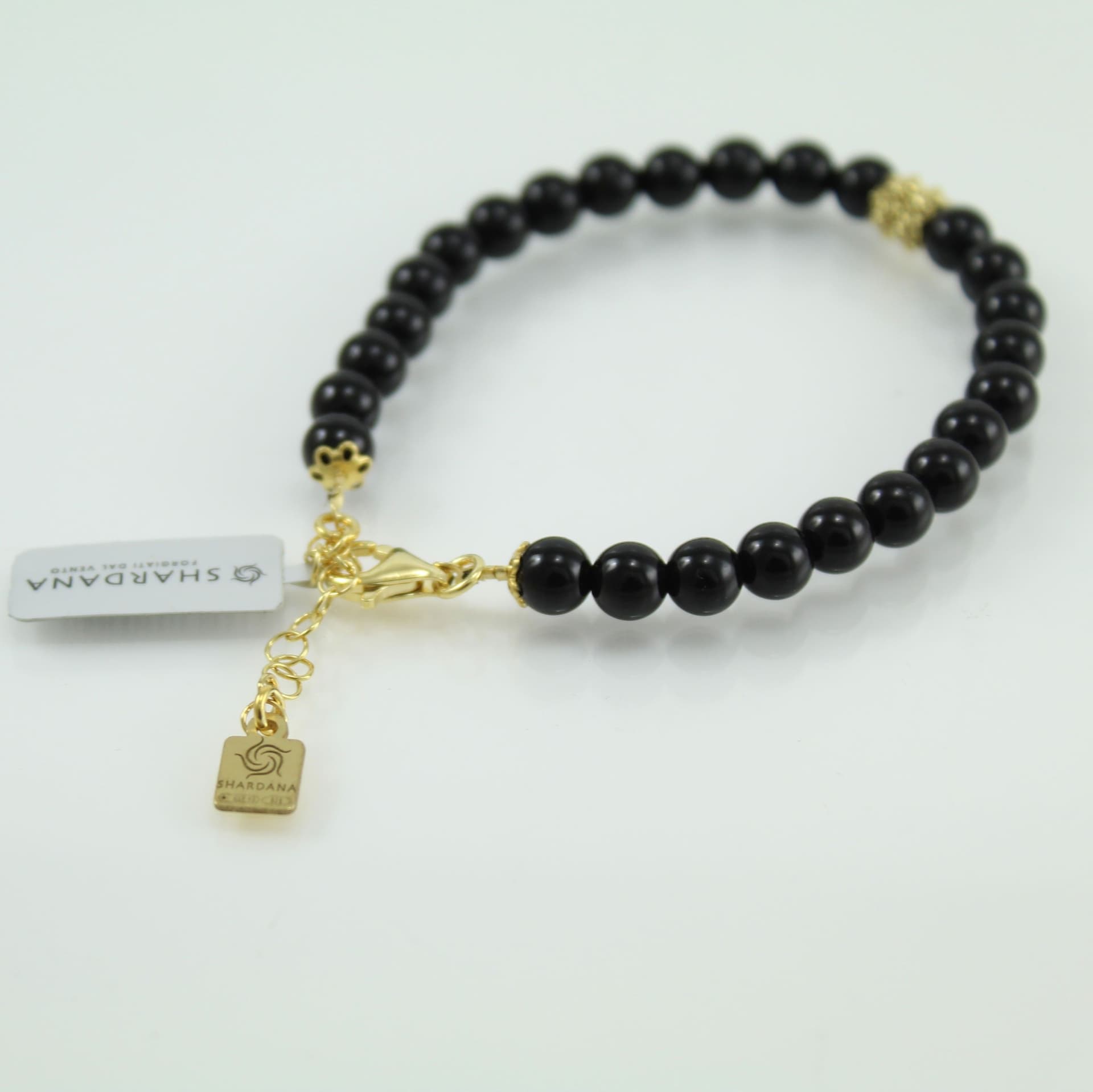 Bracciale portafortuna Su Coccu sfere onice e filigrana d'argento dorato 6 mm in Bracciali Gioielleria Saba - Dolianova, commercioVirtuoso.it