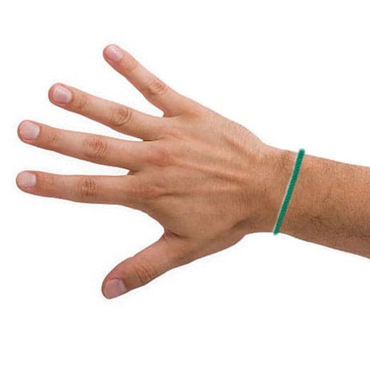 Bracciale verde portafortuna Sardegna sagola con finali in oro giallo in Bracciali Gioielleria Saba - Dolianova, commercioVirtuoso.it