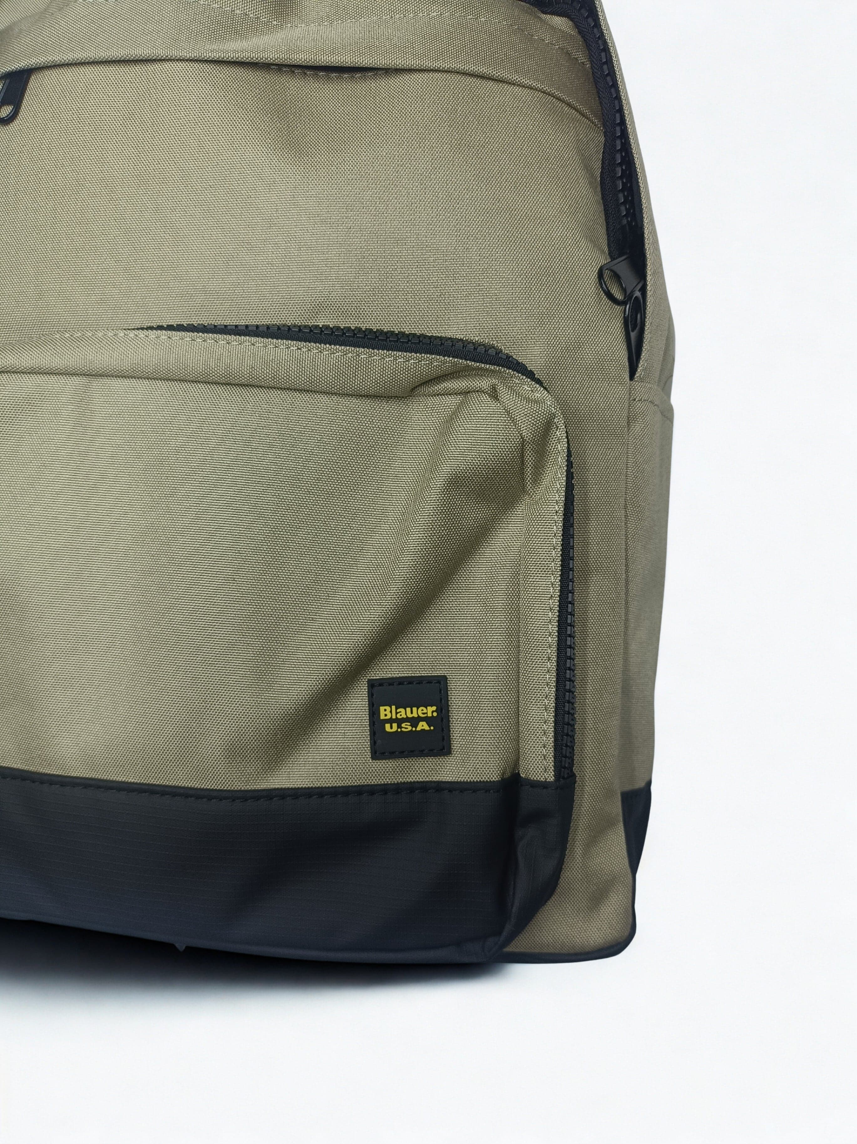 Blauer zaino uomo cordura grey S6EAST01 19L in Autocategorizzazione Broadway Red - Barletta, commercioVirtuoso.it