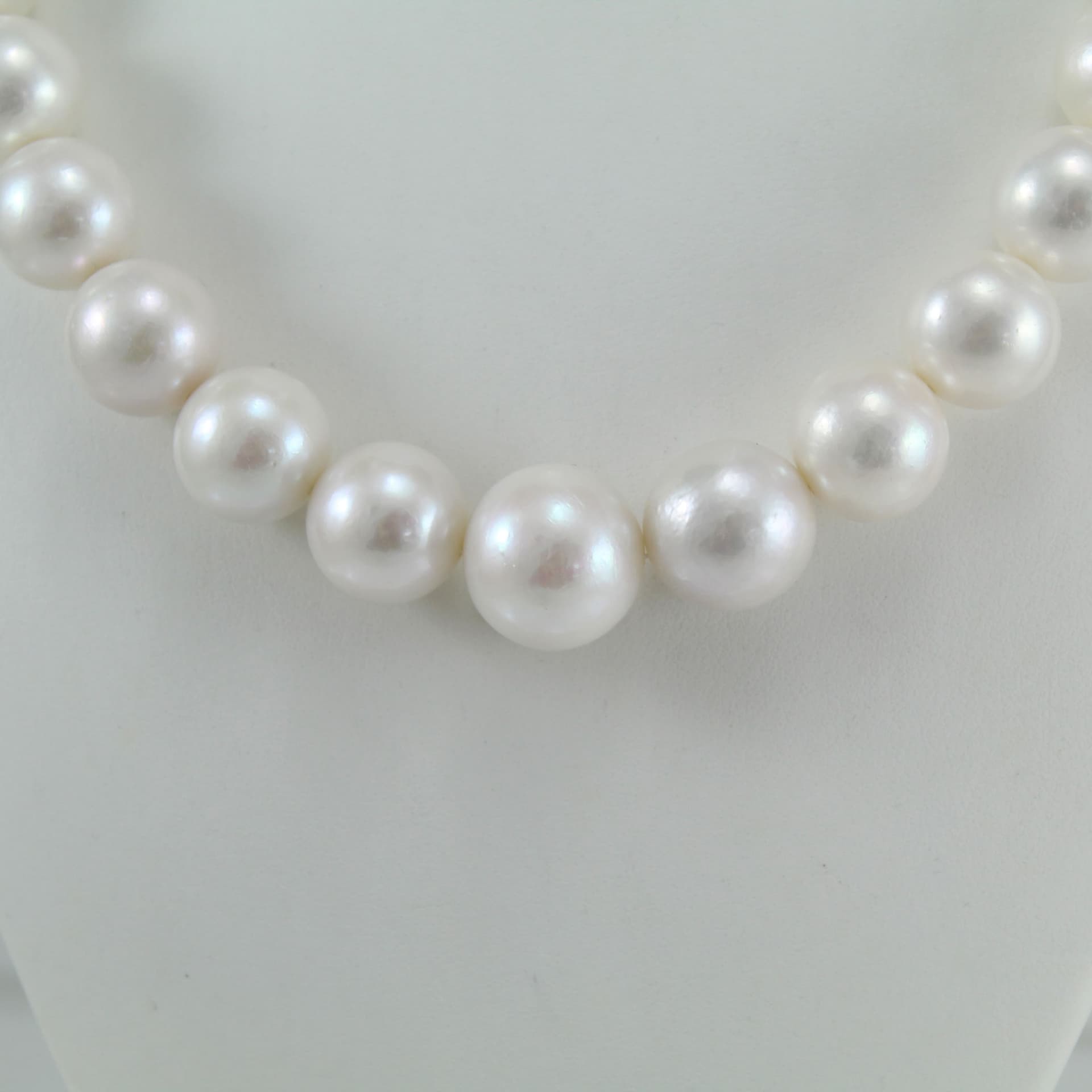 Collana donna Coscia con perle Edison Freshwater 11-14 mm in Collane Gioielleria Saba - Dolianova, commercioVirtuoso.it