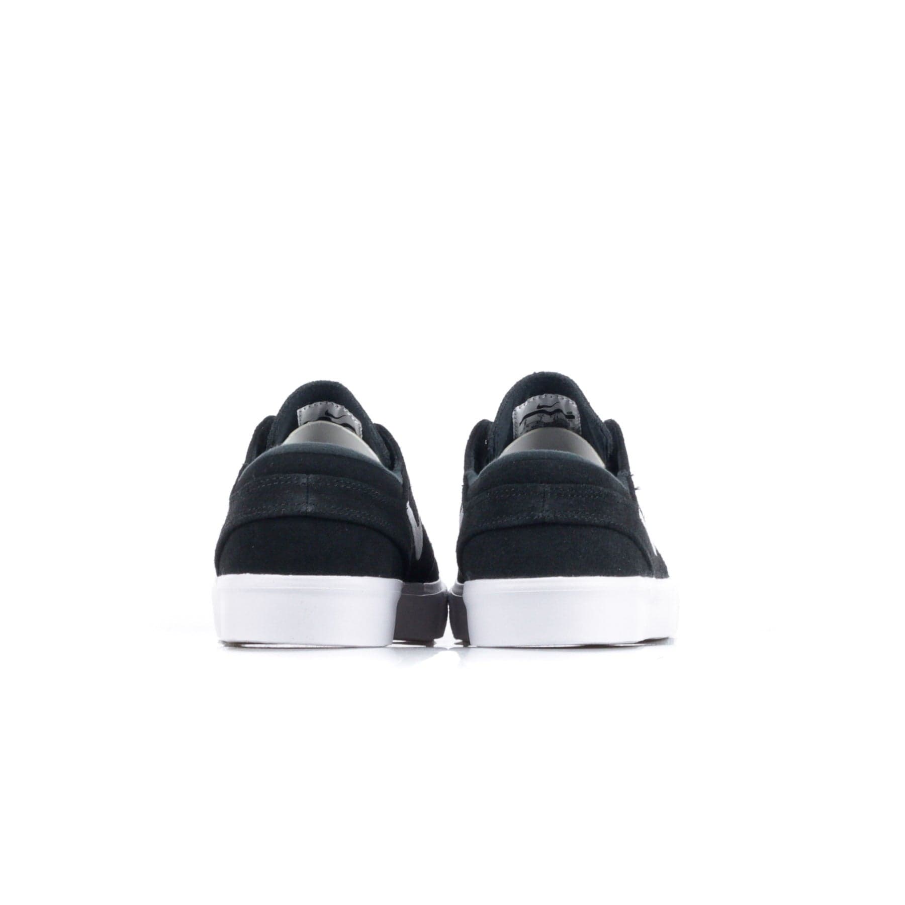 Nike Scarpa Bassa Uomo Sb Zoom Janoski Rm Black/white/thunder Grey/gum Light Brown da uomo in Scarpe da Skateboard da uomo Drestige - Casamassima, commercioVirtuoso.it