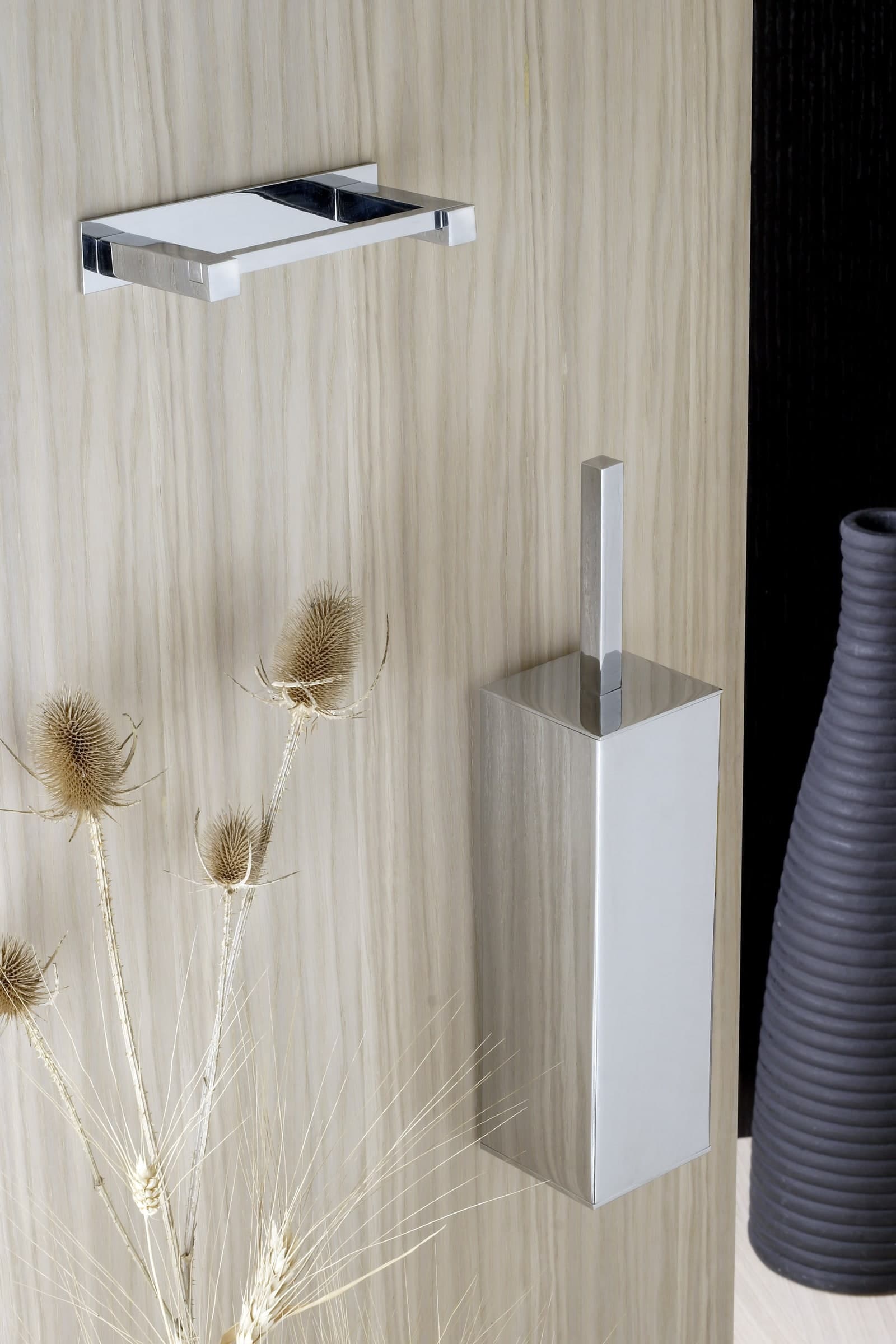 Porta scopino bagno quadrato a parete in ottone cromato - scopino bagno in Scopini e porta scopini Bottiglioni - Colle di Val d’Elsa, commercioVirtuoso.it