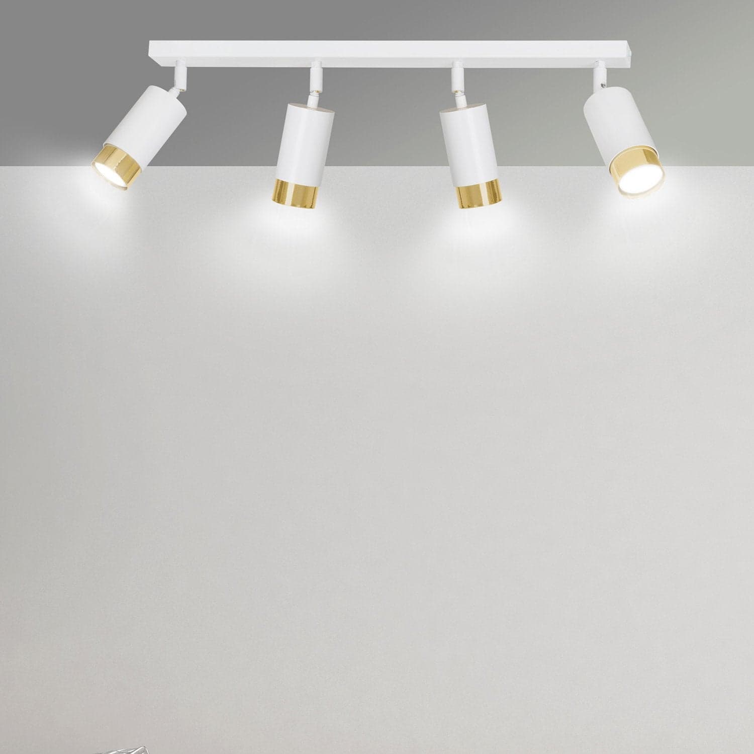 Plafoniera 4 Luci A Faretti Orientabili A Cilindro In Acciaio Bianco E Oro in Faretti da soffitto LuceArt - Montecorvino Pugliano, commercioVirtuoso.it