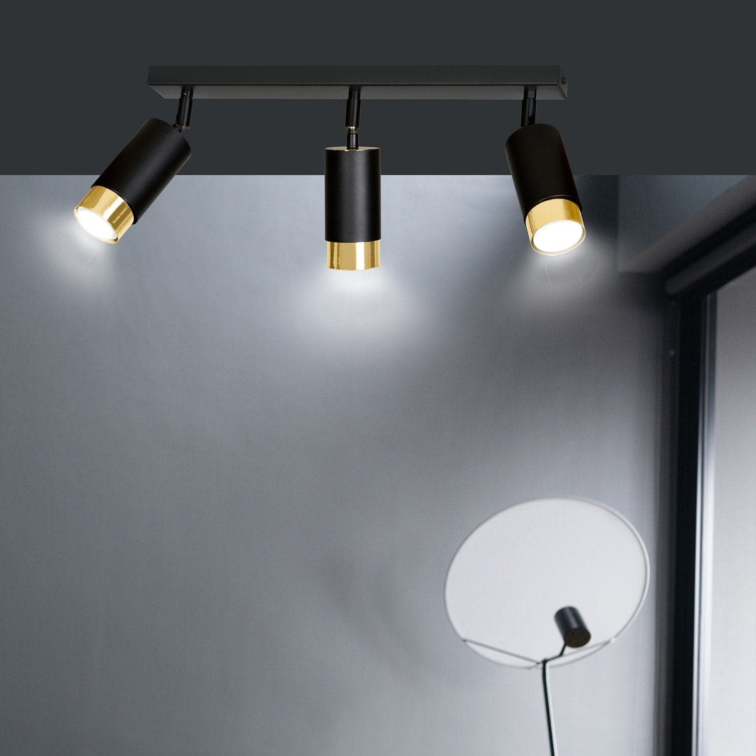 Plafoniera 3 Luci A Faretti Orientabili A Cilindro In Acciaio Nero E Oro in Faretti da soffitto LuceArt - Montecorvino Pugliano, commercioVirtuoso.it