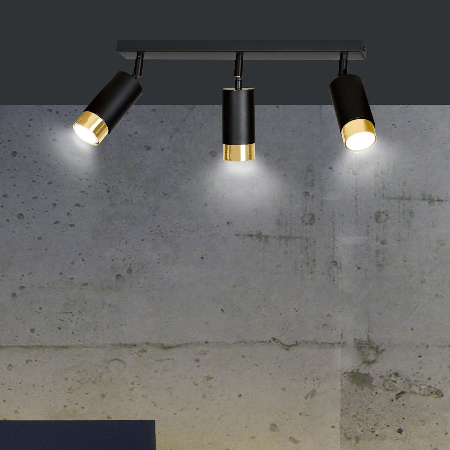 Plafoniera 3 Luci A Faretti Orientabili A Cilindro In Acciaio Nero E Oro in Faretti da soffitto LuceArt - Montecorvino Pugliano, commercioVirtuoso.it