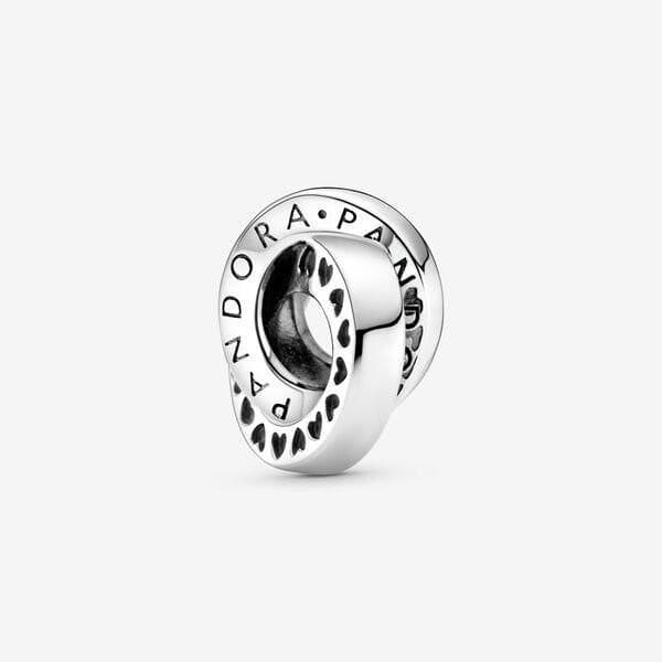 Pandora Charm distanziatore con logo e fasce con cuori