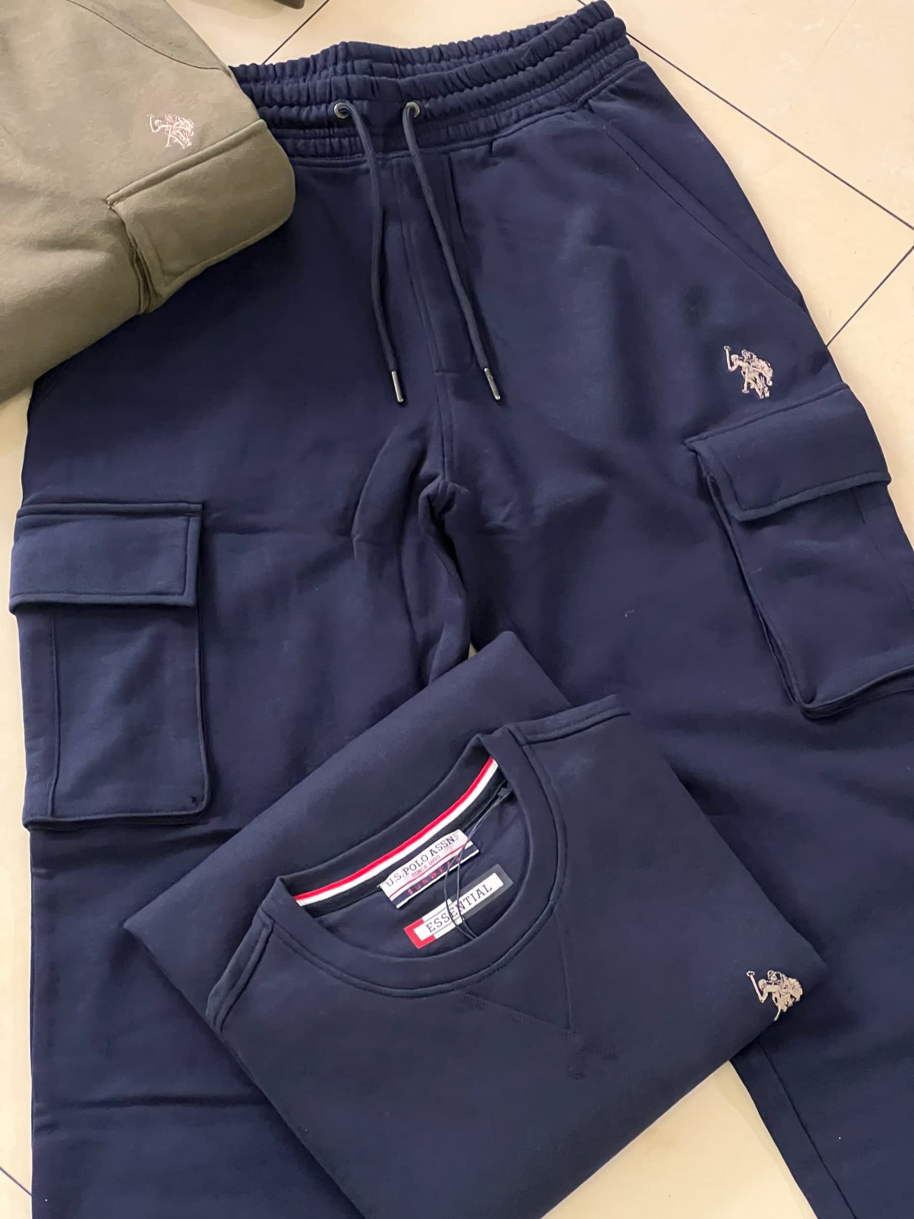 Pantalone Laz felpa cargo in Pantaloni Kanal 32 - Santa Maria di Licodia, commercioVirtuoso.it