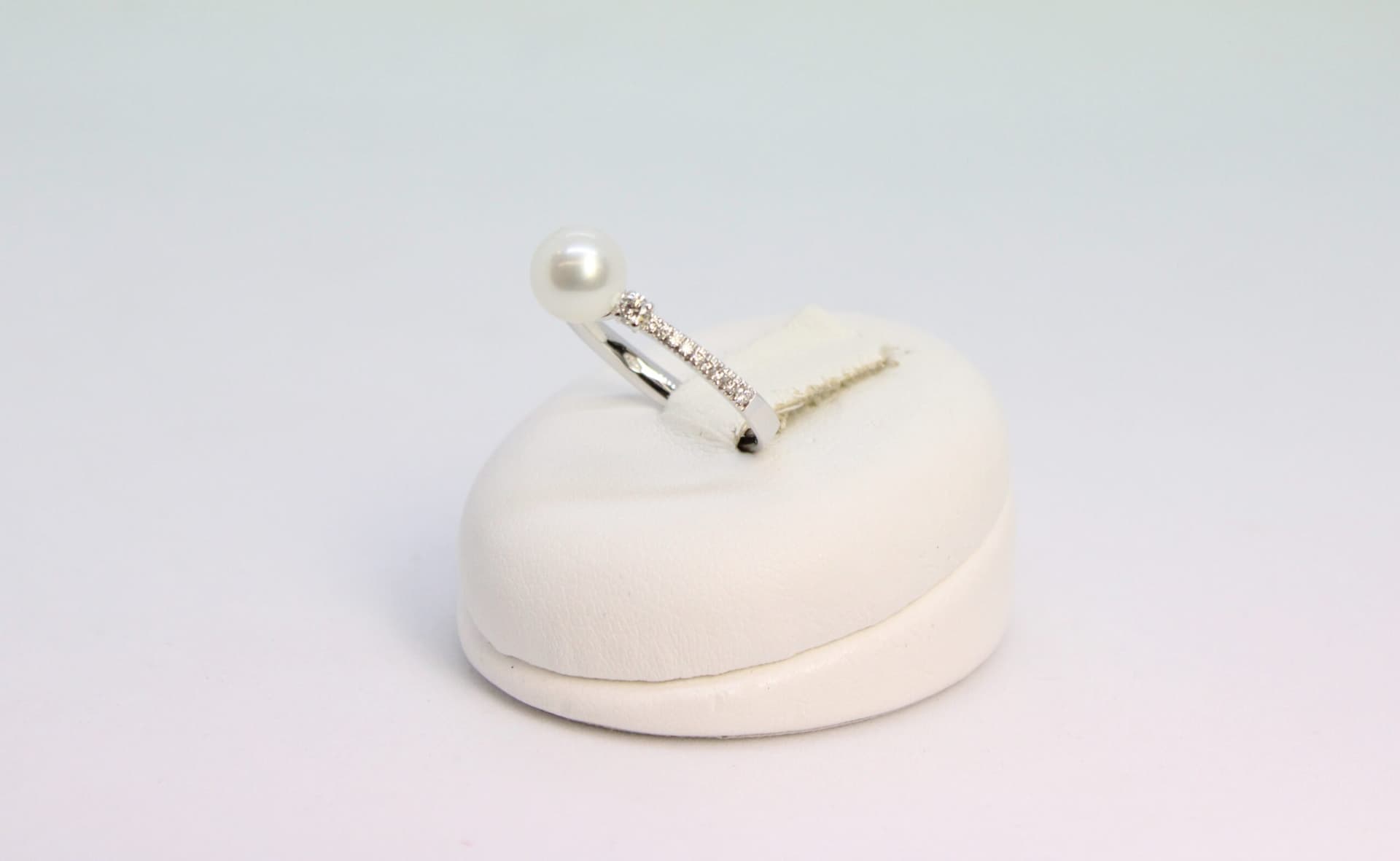Anello donna perla GIORGIO VISCONTI AB15145 in Anelli Gioielleria Cameli - Monte Urano, commercioVirtuoso.it