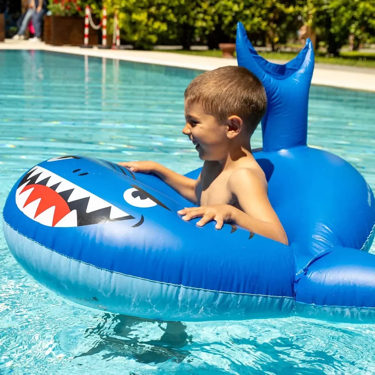 Ciambella Gonfiabile da Piscina per Bambini - Shark - Pool Ring in Teli mare Cartoleria Deja Vu - Crotone, commercioVirtuoso.it
