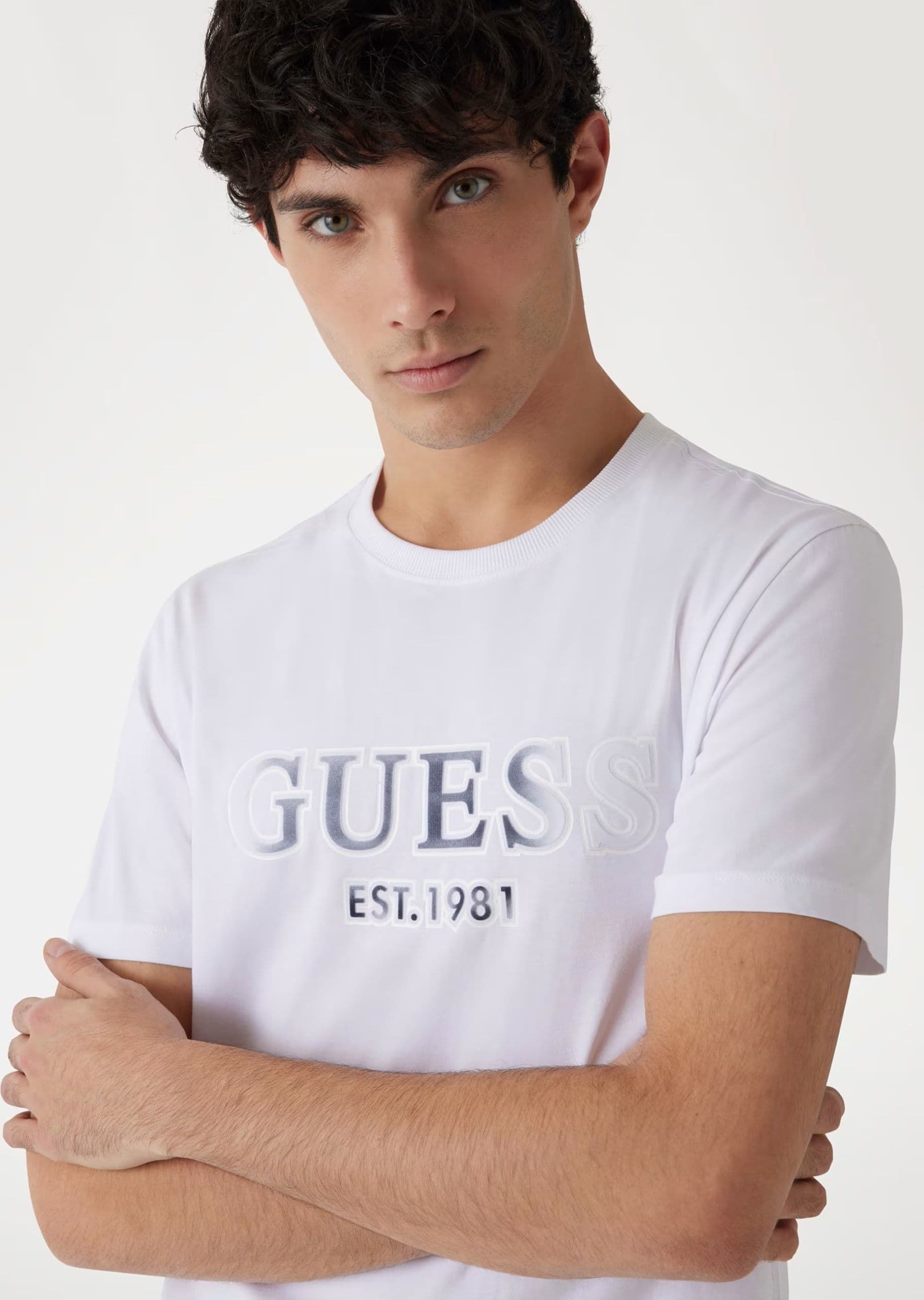 Guess T-shirt uomo in T-shirt Broadway Red - Barletta, commercioVirtuoso.it