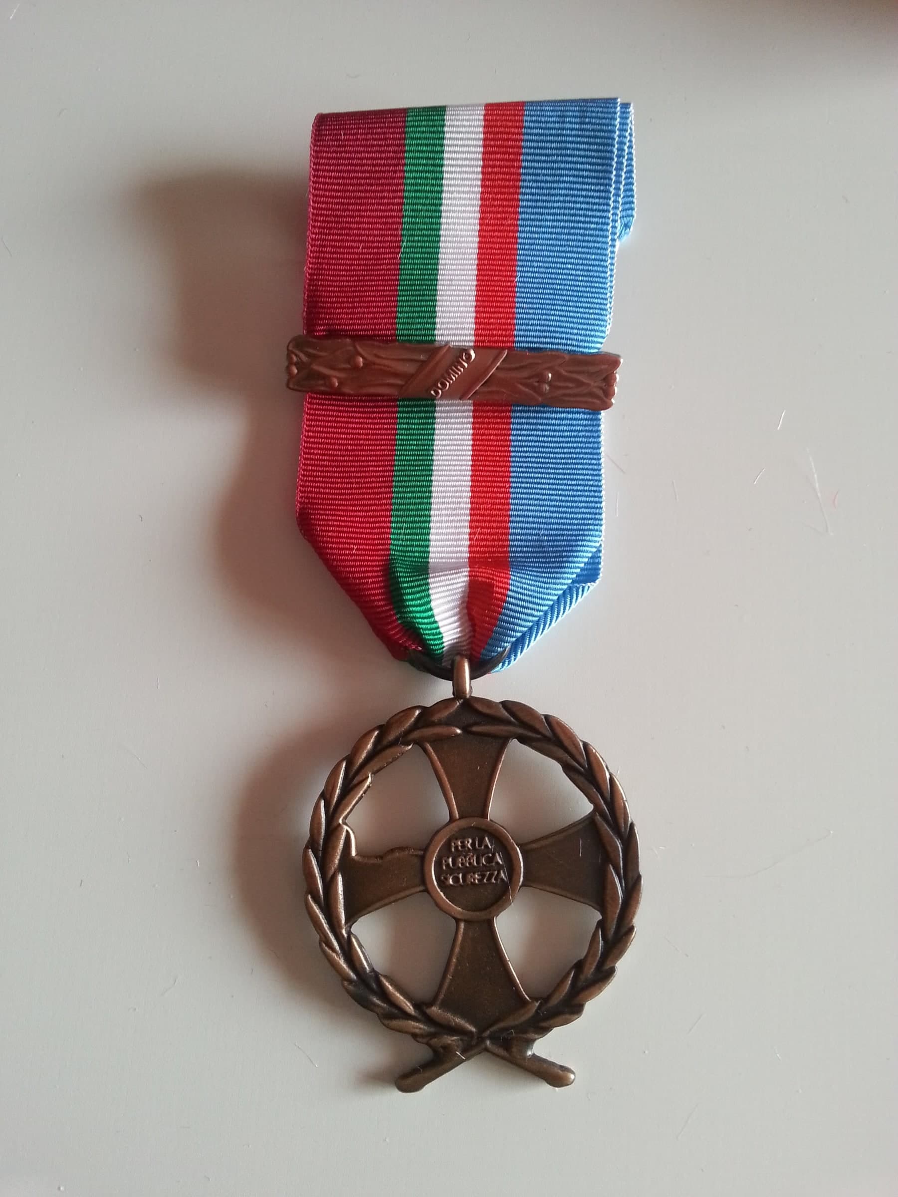 Medaglia Pubblica Sicurezza / Strade Sicure / Domino in Medaglie Il Distintivo - Pesaro, commercioVirtuoso.it