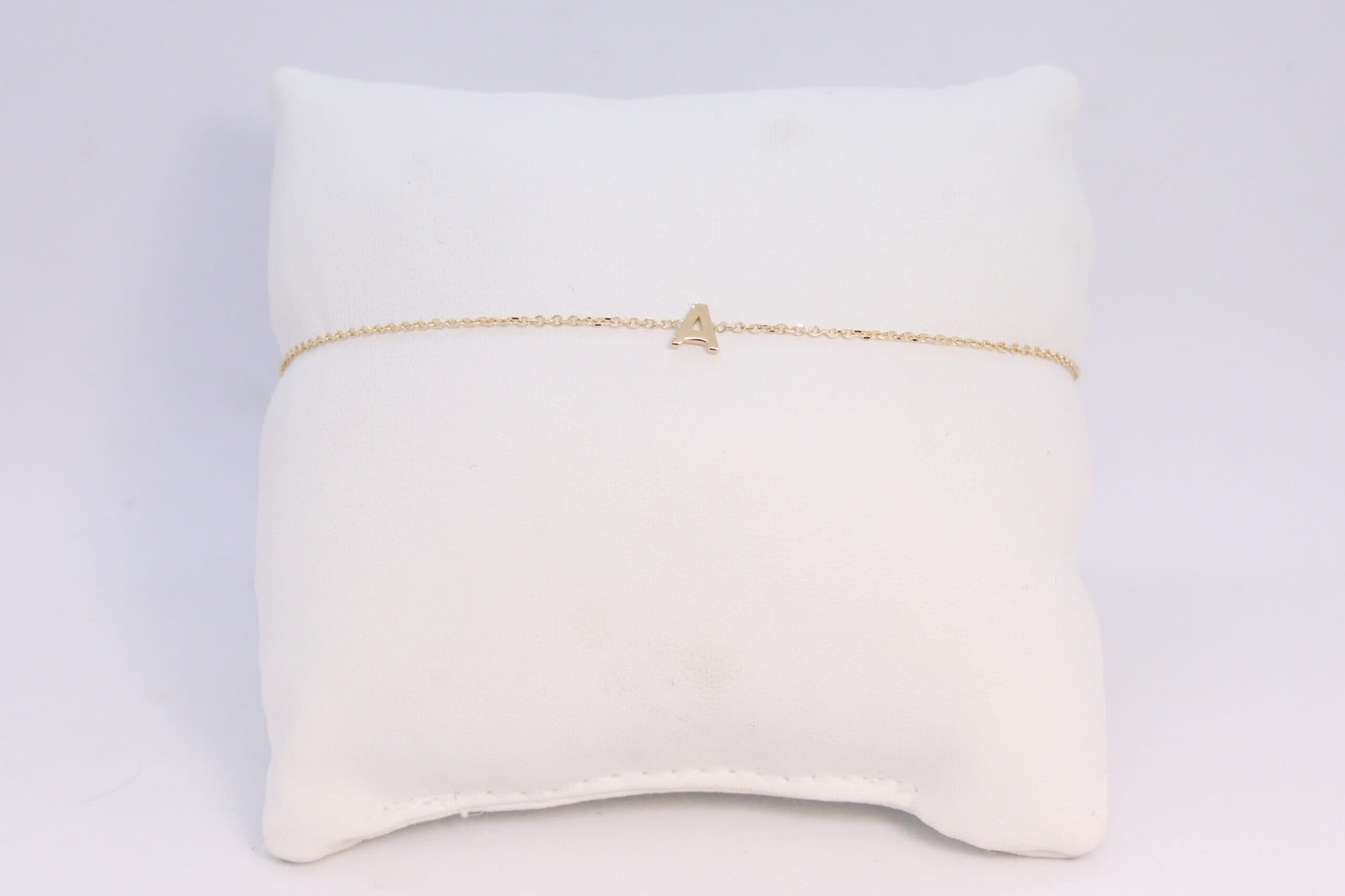 Bracciale in oro 18 kt personalizzabile con lettera BGN491