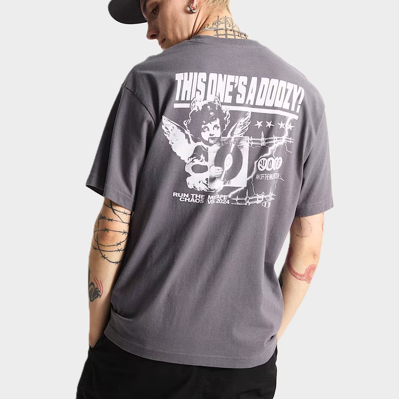 T-shirt Vans Earthbound Asphalt in T-shirt Glad Store - Genova, commercioVirtuoso.it