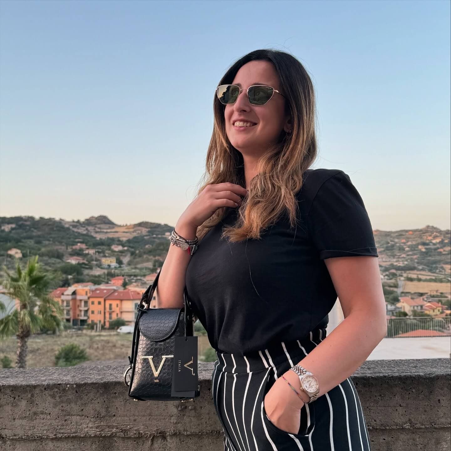Borsa Donna V Versace Italia in Pelle Black - Luxury Leather Bag Elegante e Raffinata in Borse a mano Liquidator Italia - Nicosia, commercioVirtuoso.it