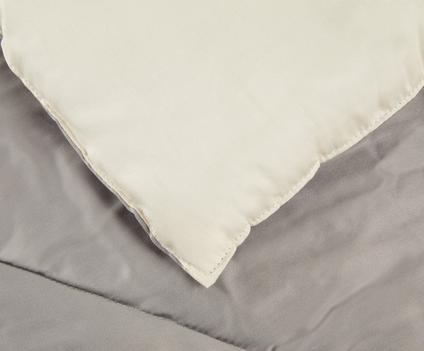Trapunta matrimoniale Invernale bifaccia-double face in raso di puro cotone Made in Italy Beige/Grigio Fumo - Vanita di raso