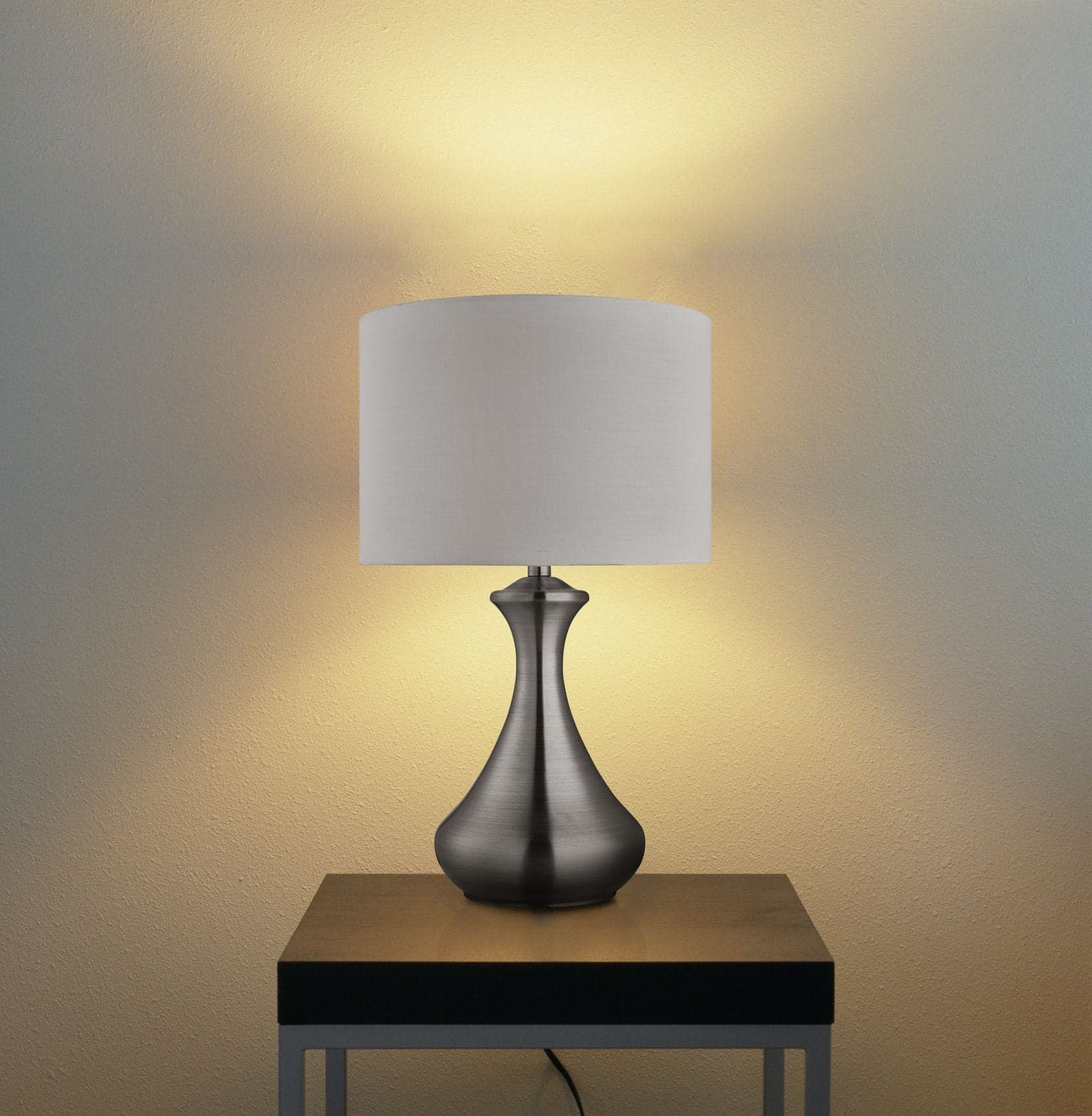 Lampada Scrivania Contemporanea Tocco Acciaio Argento Tessuto Bianco 1 Luce E14 in Lampade da lavoro LuceArt - Montecorvino Pugliano, commercioVirtuoso.it