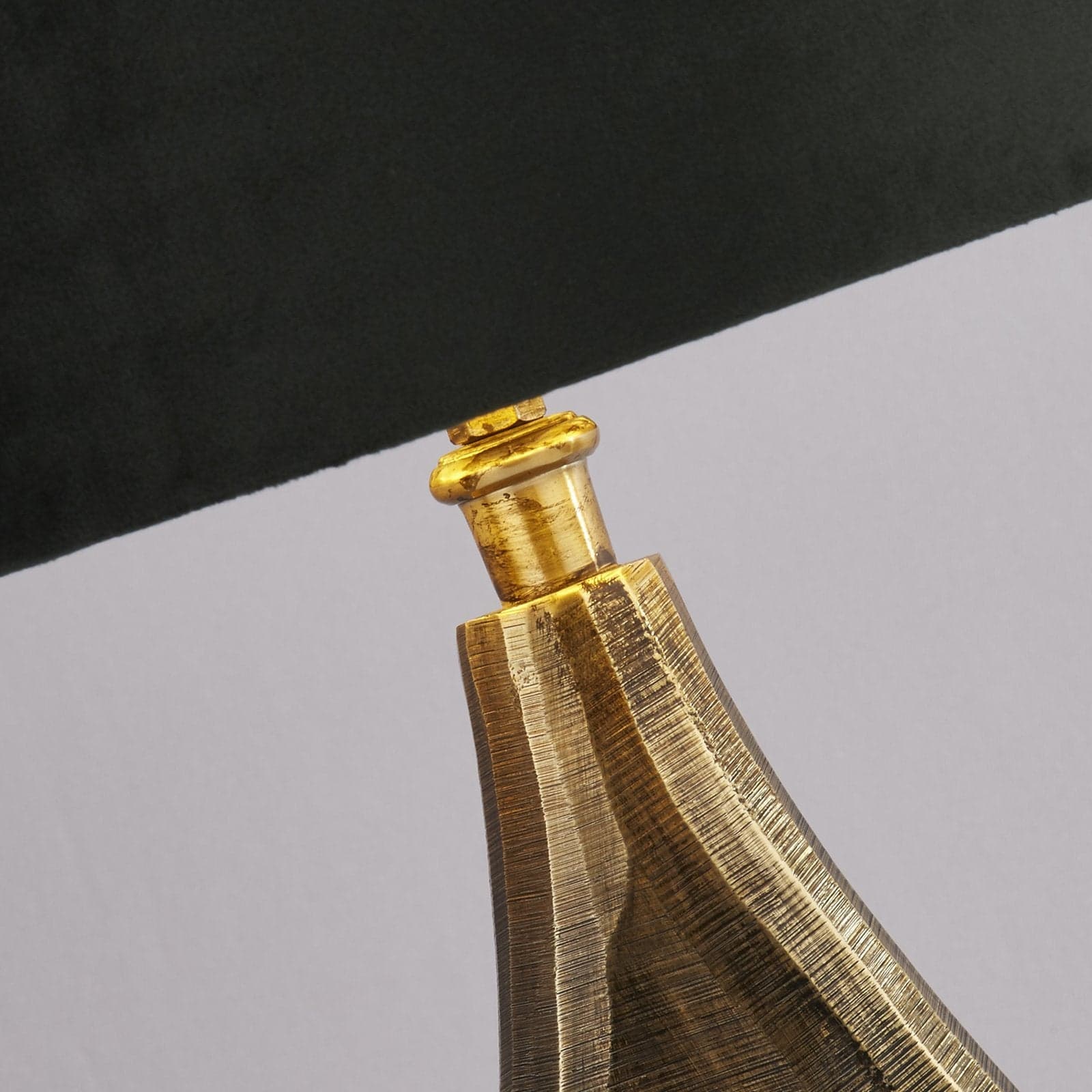 Lampada Da Scrivania Contemporanea Bucklow Ottone 1 Luce E27 Senza Paralume in Lampade da tavolo e abat-jour LuceArt - Montecorvino Pugliano, commercioVirtuoso.it