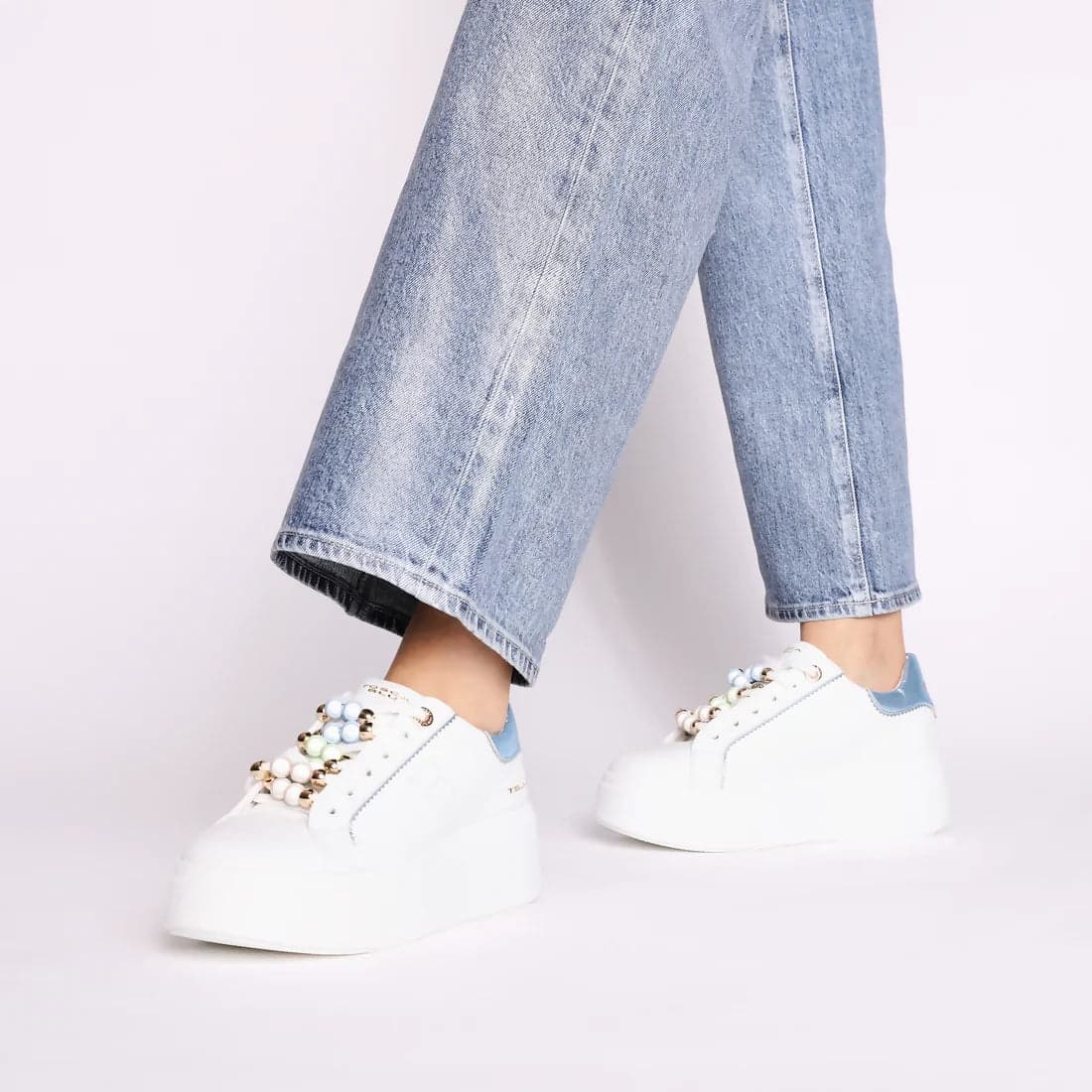 ToscaBlu Donna Sneakers gioiello Clara in pelle con perle in Sneaker casual Cantali Calzature - Randazzo, commercioVirtuoso.it
