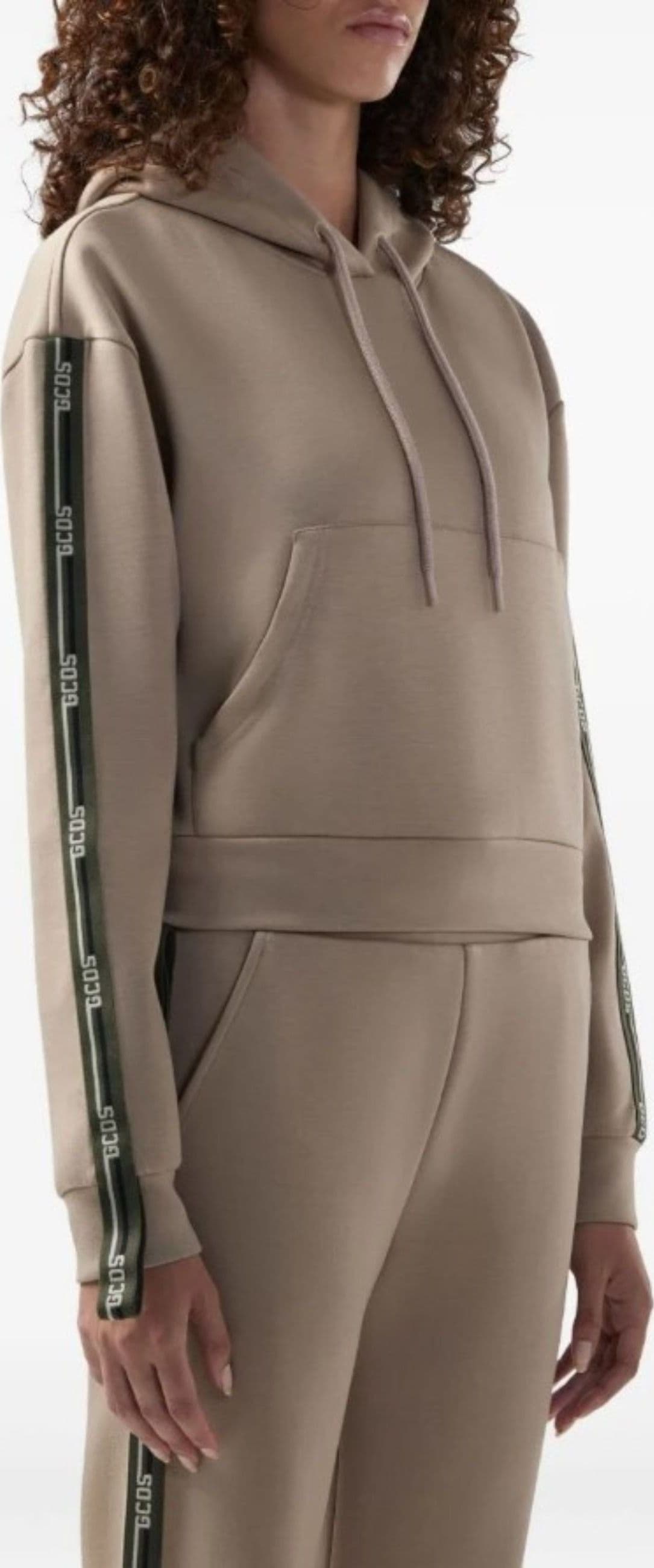 GCDS FELPA LOGO TAPE SCOUBA HOODIE da donna in Felpe con cappuccio Drestige - Casamassima, commercioVirtuoso.it