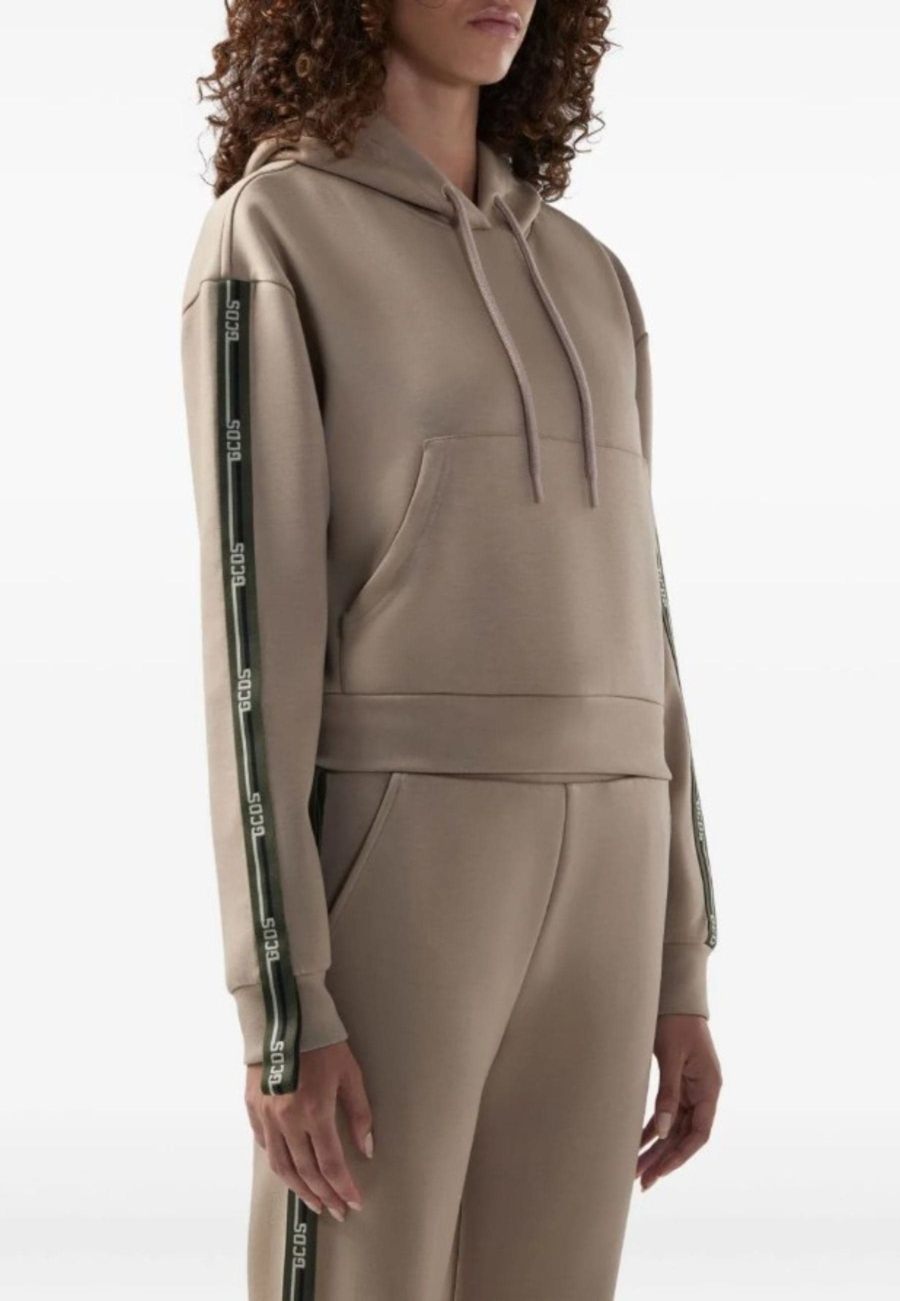 GCDS FELPA LOGO TAPE SCOUBA HOODIE da donna in Felpe con cappuccio Drestige - Casamassima, commercioVirtuoso.it