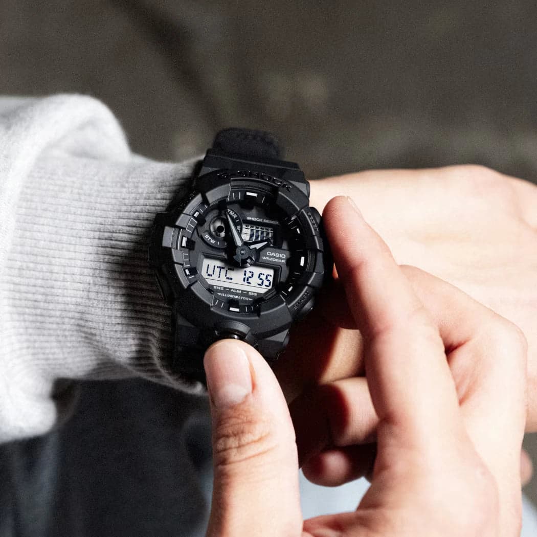 Orologio uomo CASIO G-SHOCK GA-700BCE-1AER in Orologi da polso Gioielleria Cameli - Monte Urano, commercioVirtuoso.it
