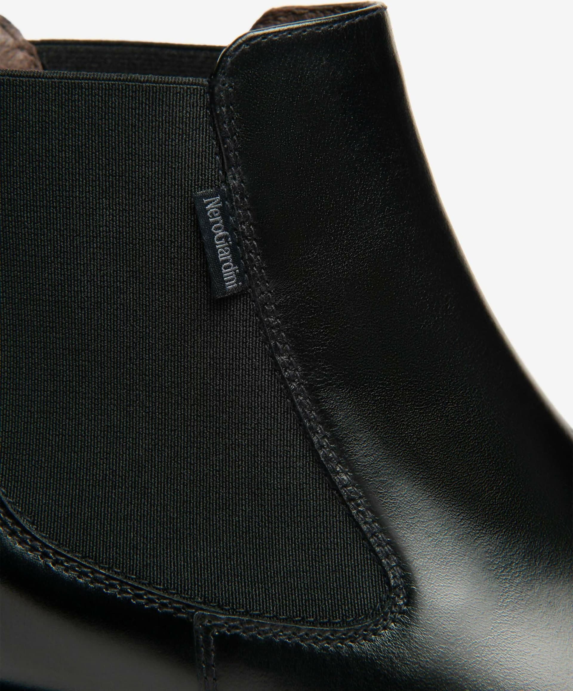 I513974D_100_04