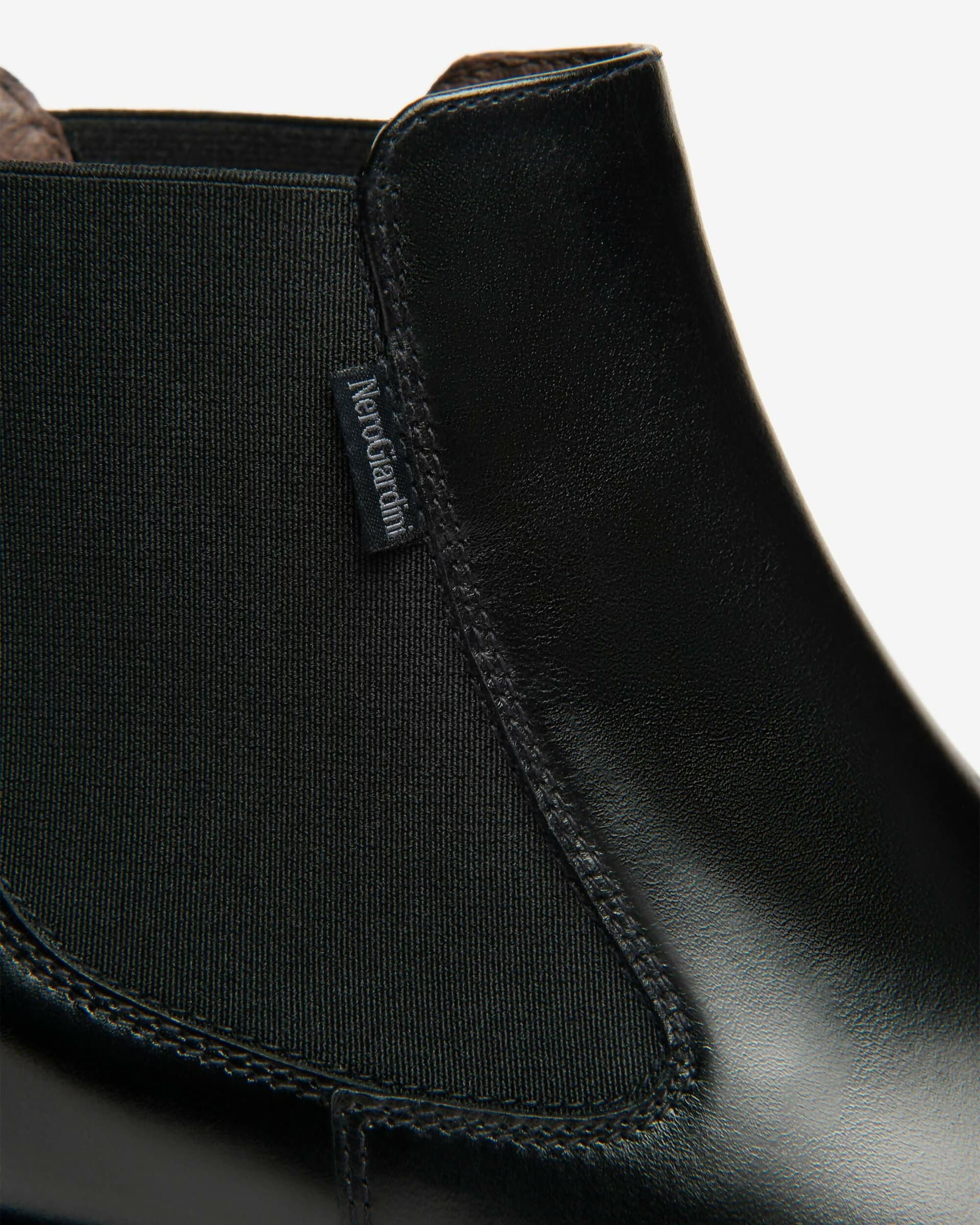 I513974D_100_04