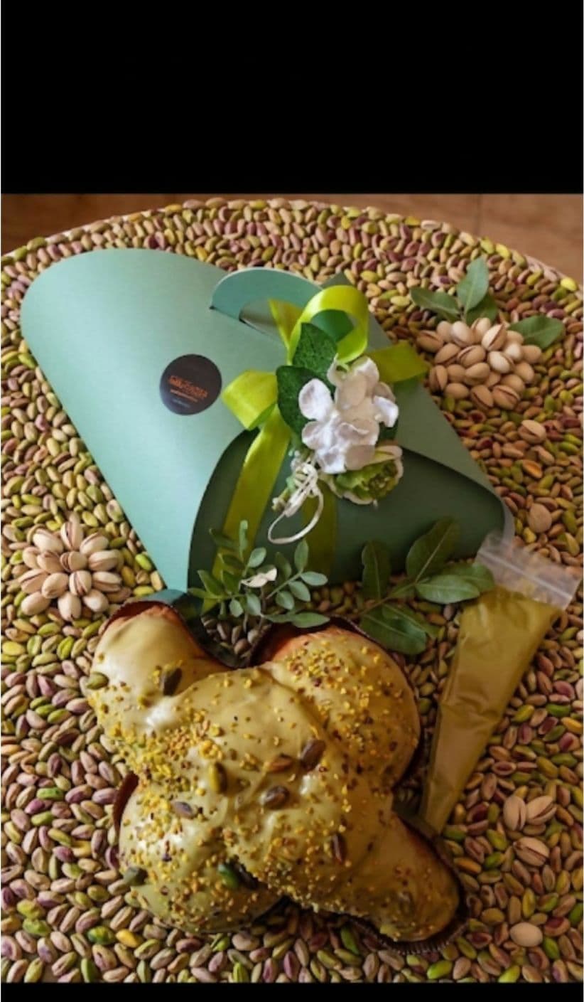 Colomba Pasquale Artigianale gr 750 Pistacchio, Esotica, 3 Cioccolati in Colombe pasquali Neri Piaceri - Cavezzo, commercioVirtuoso.it