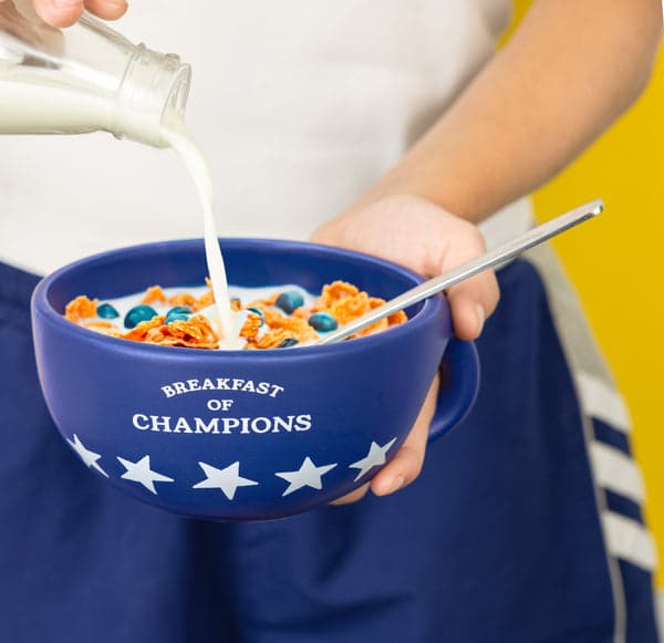 FISURA Bowl colazione con scritta "Breakfast of champions" in Autocategorizzazione Più Di Più Ideas - Casalnuovo di Napoli, commercioVirtuoso.it