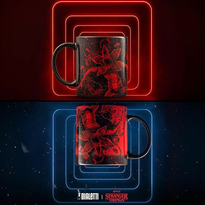 STRANGER THINGS MUG 300 ML in Piattini Cartoleria Deja Vu - Crotone, commercioVirtuoso.it