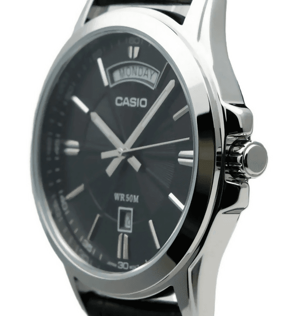 Orologio Casio per uomo , MTP-1381L-1A, cinturino in pelle, movimento al quarzo con datario e giorno della settimana visibili nel quadrante in Orologi da polso Loweconomy - Marineo, commercioVirtuoso.it