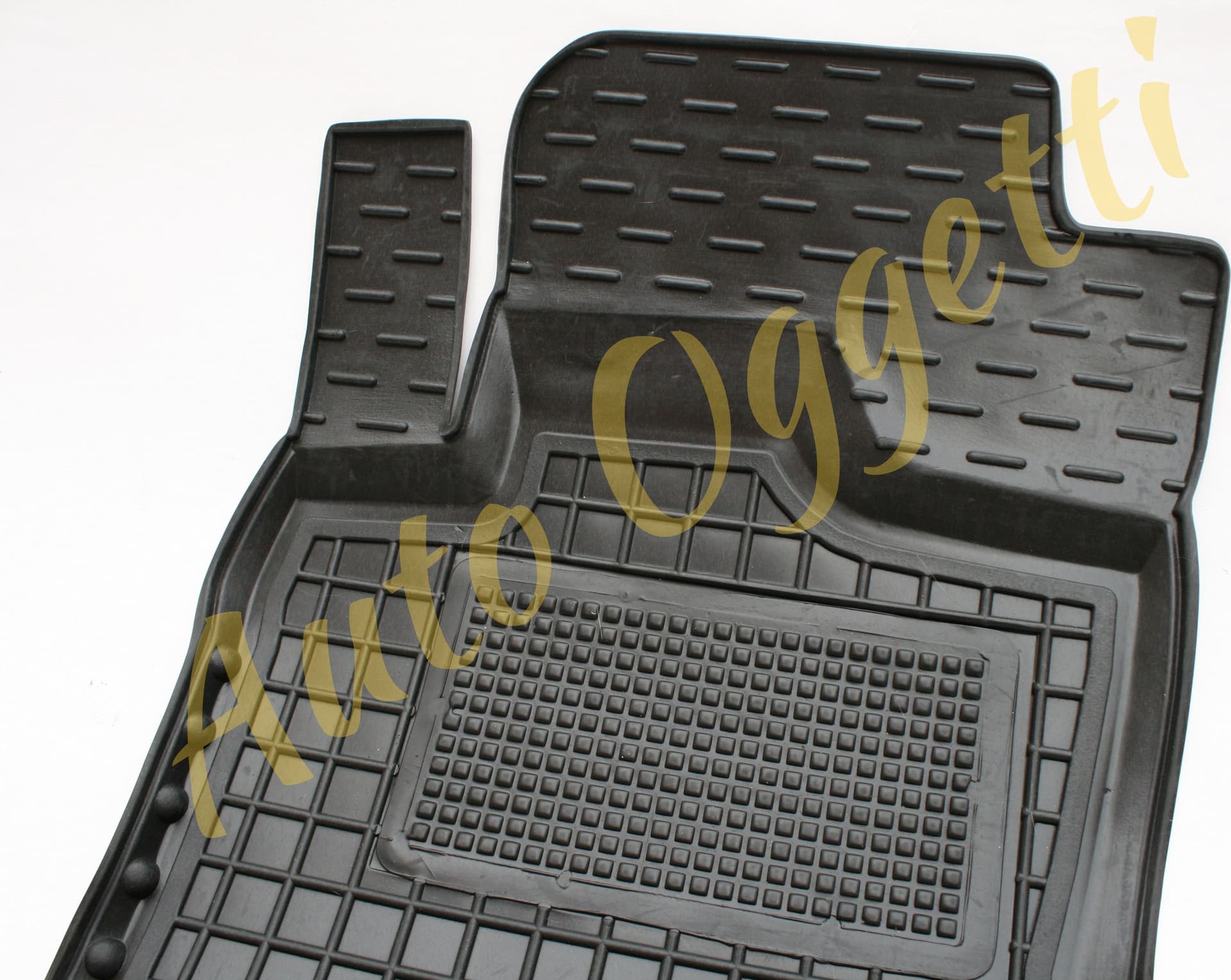 Tappetini di gomma per Mitsubishi L200/Triton (2013+) in Tappetini antiscivolo Autooggetti.it - Roma, commercioVirtuoso.it