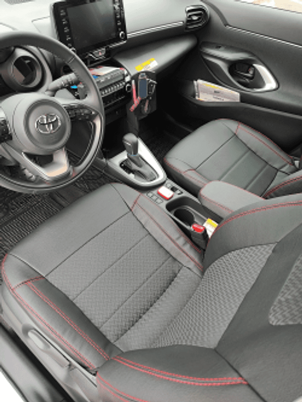 Coprisedili su misura per Toyota Yaris Cross (2020+), Dynamic style in Set per interni Autooggetti.it - Roma, commercioVirtuoso.it