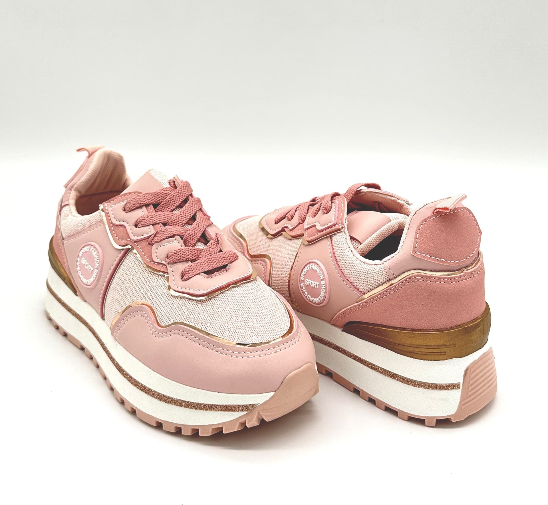 Gilly - Sneakers con zeppa e lacci in Sneaker casual Affari di Famiglia - Sant’Angelo a Cupolo, commercioVirtuoso.it