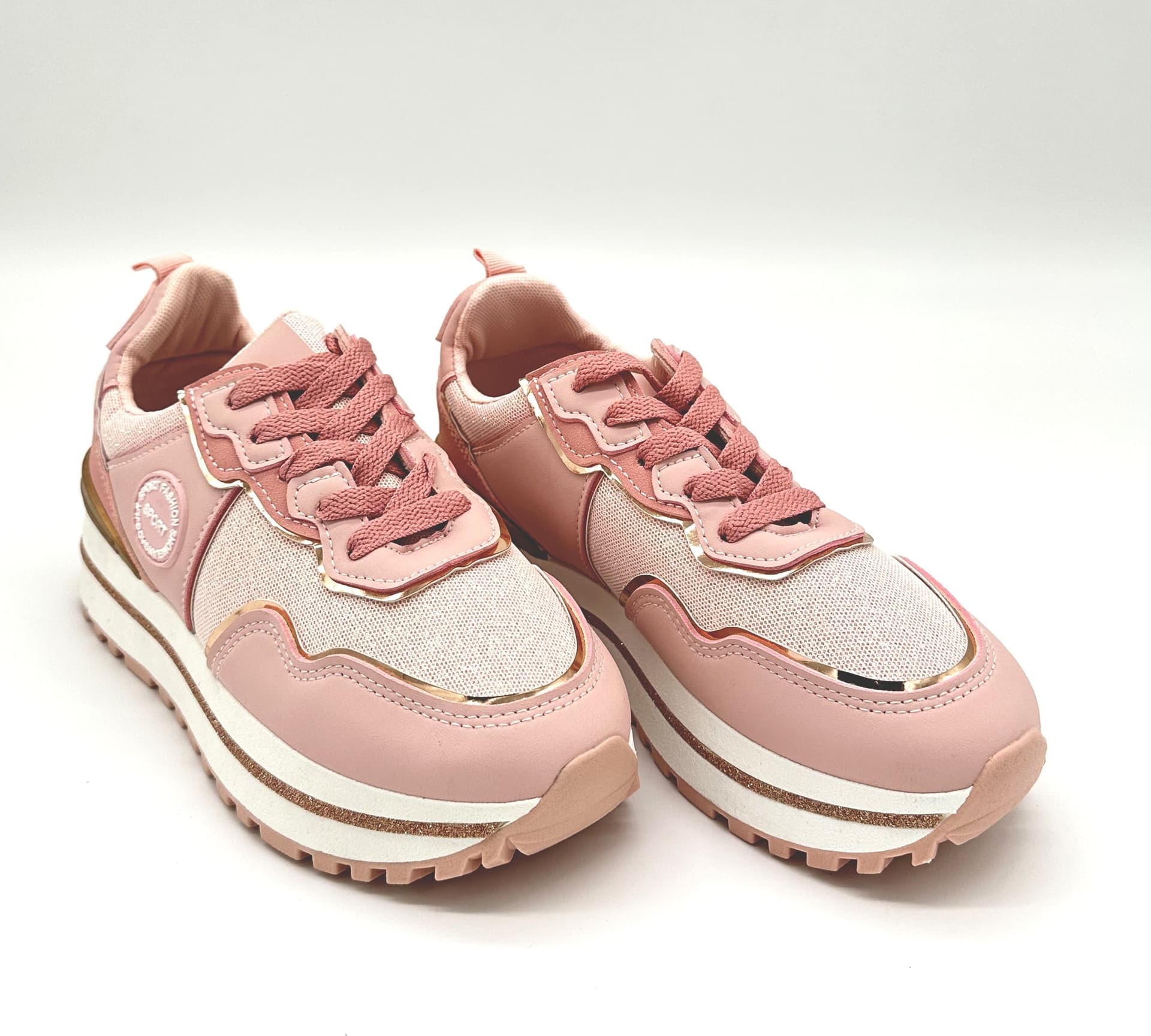 Gilly - Sneakers con zeppa e lacci in Sneaker casual Affari di Famiglia - Sant’Angelo a Cupolo, commercioVirtuoso.it