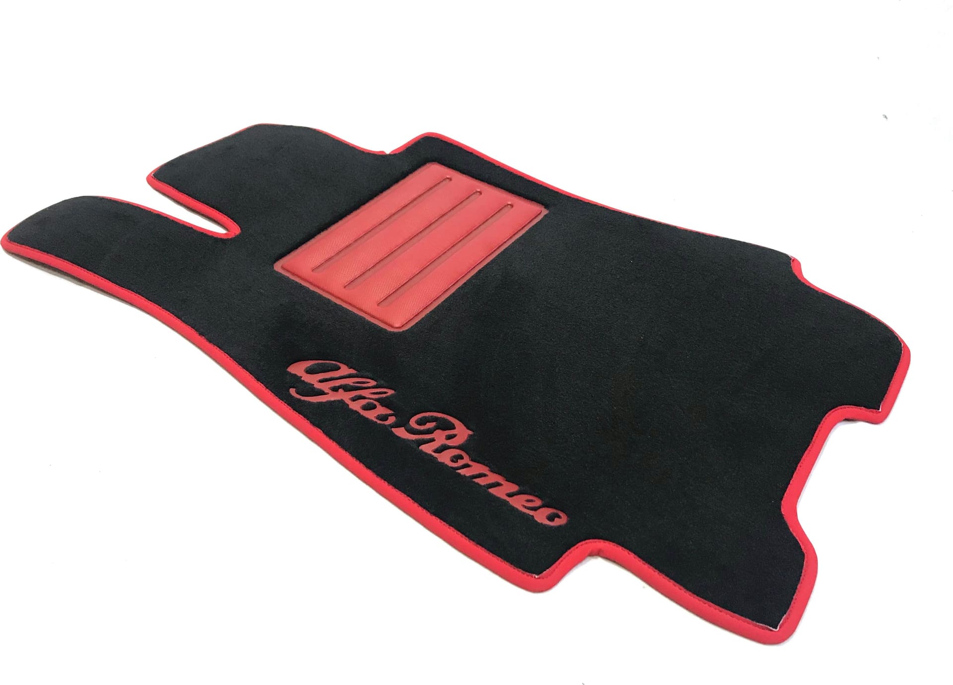 Tappetini in moquette (Velluto) "Waterloo" Alfa Romeo Giulia (2016+) in Tappetini antiscivolo Autooggetti.it - Roma, commercioVirtuoso.it