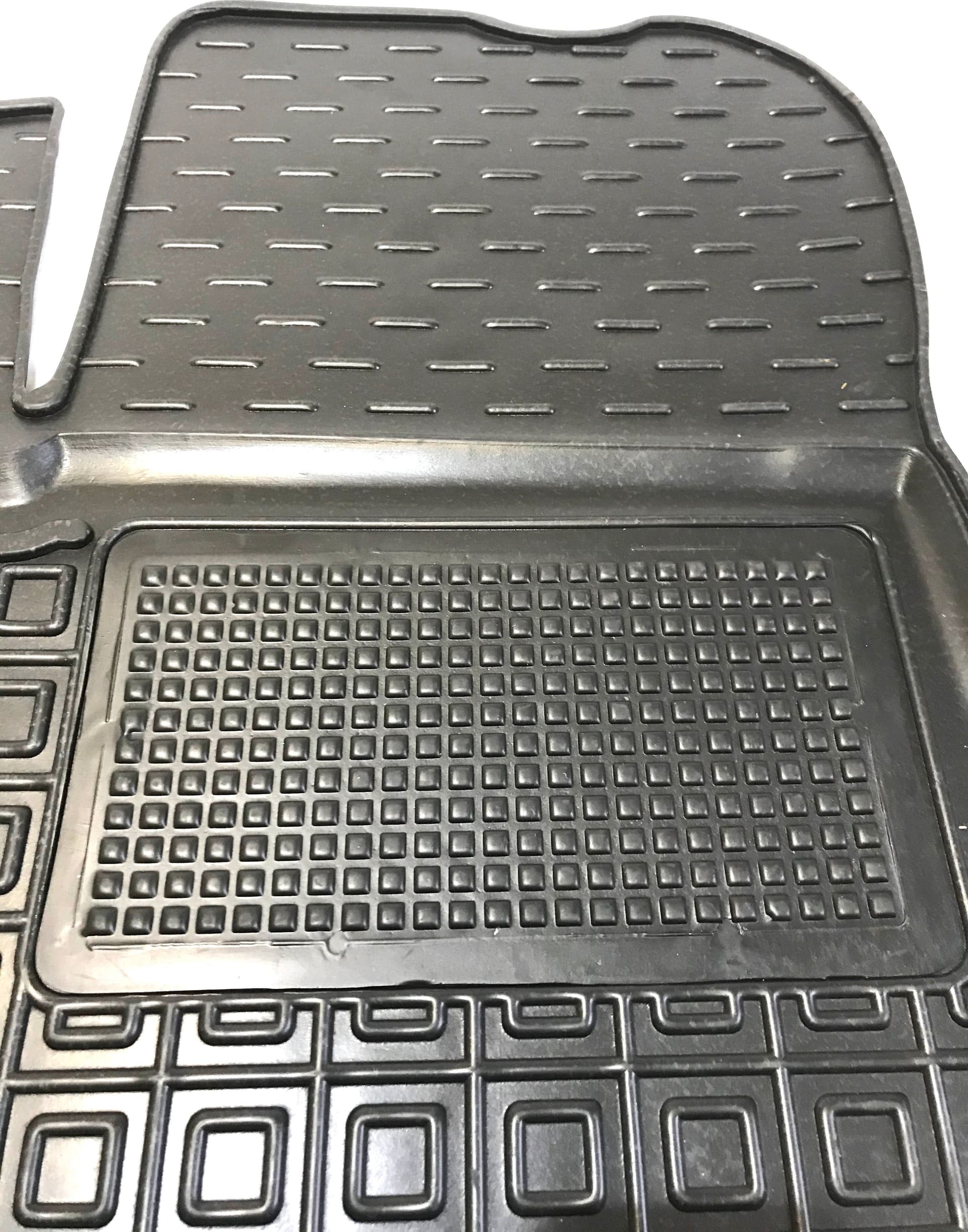 Set Tappetini di gomma su misura per Ford Ka+ (2019+) in Tappetini antiscivolo Autooggetti.it - Roma, commercioVirtuoso.it