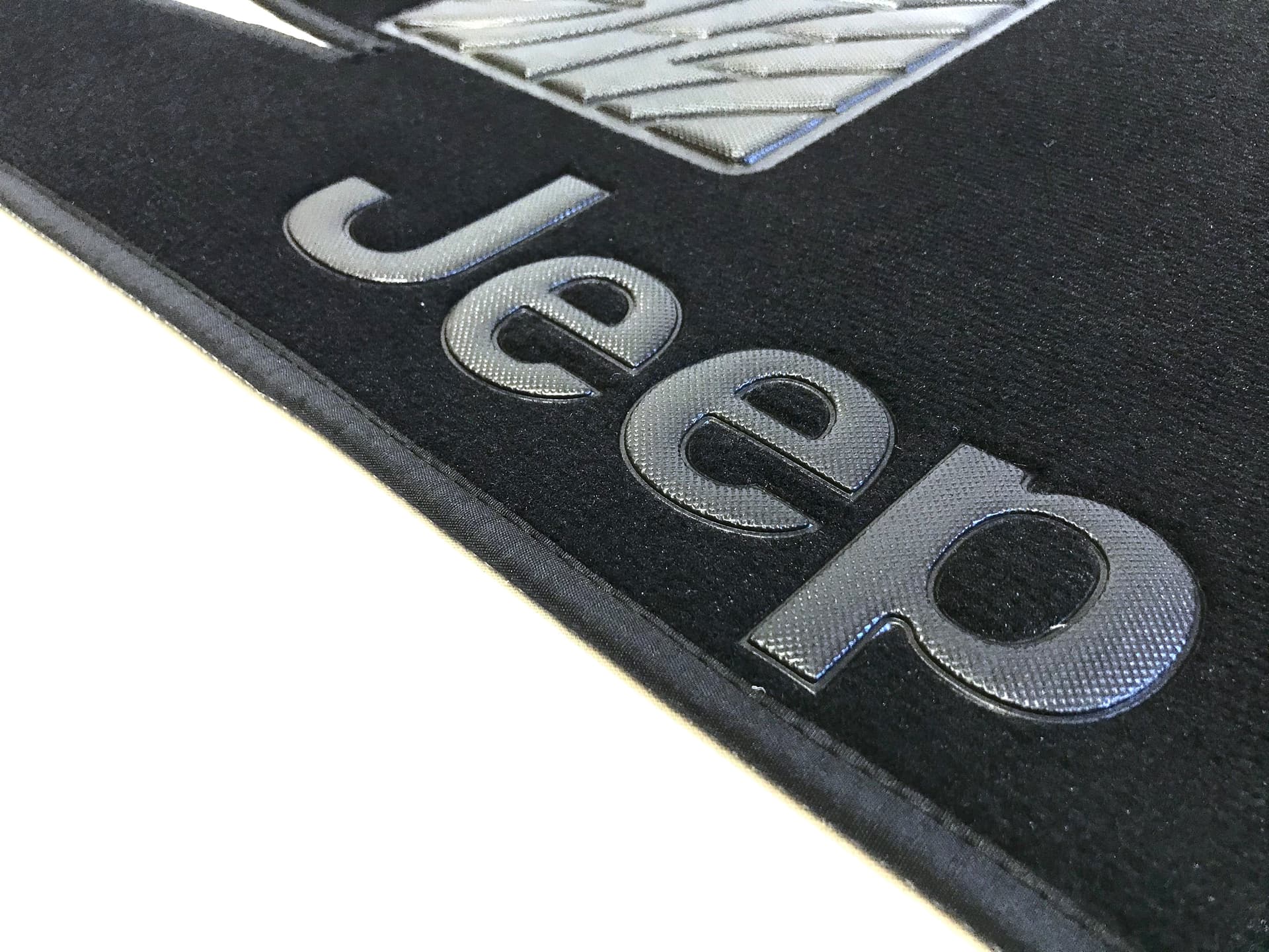 Set tappetini in moquette su misur per Jeep Compass (2017+) in Tappetini antiscivolo Autooggetti.it - Roma, commercioVirtuoso.it