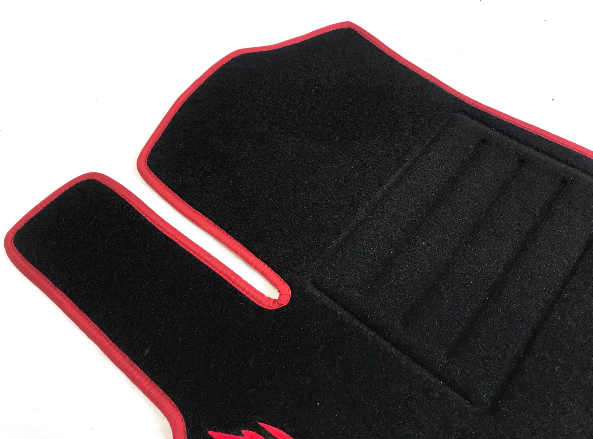 Tappetini in moquette (Tessile) "Eco-line" Ford Focus Mk4 (2018+) in Tappetini antiscivolo Autooggetti.it - Roma, commercioVirtuoso.it