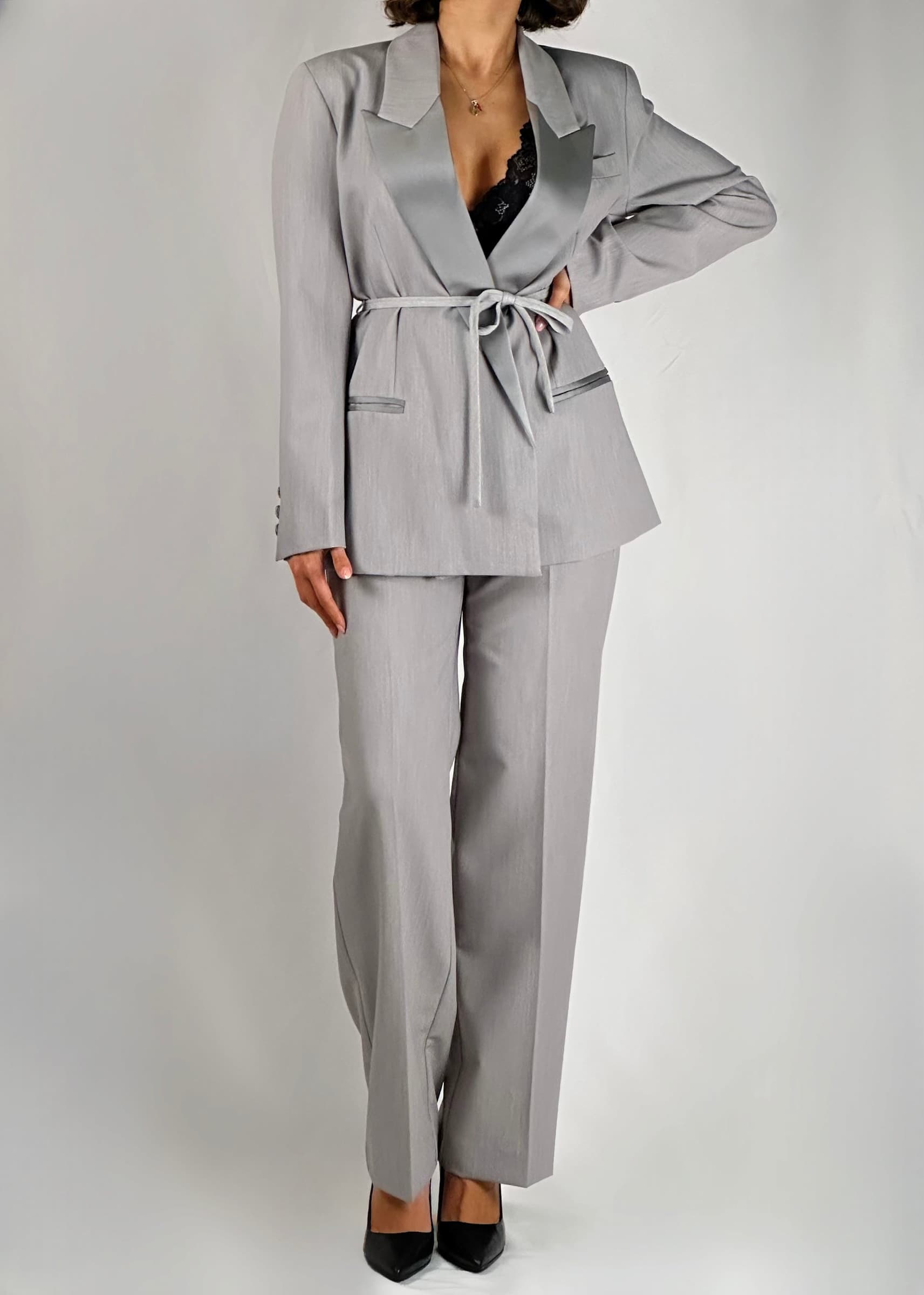 Giacca Vicolo effetto kimono grigio e raso in Giacche Kanal 32 - Santa Maria di Licodia, commercioVirtuoso.it