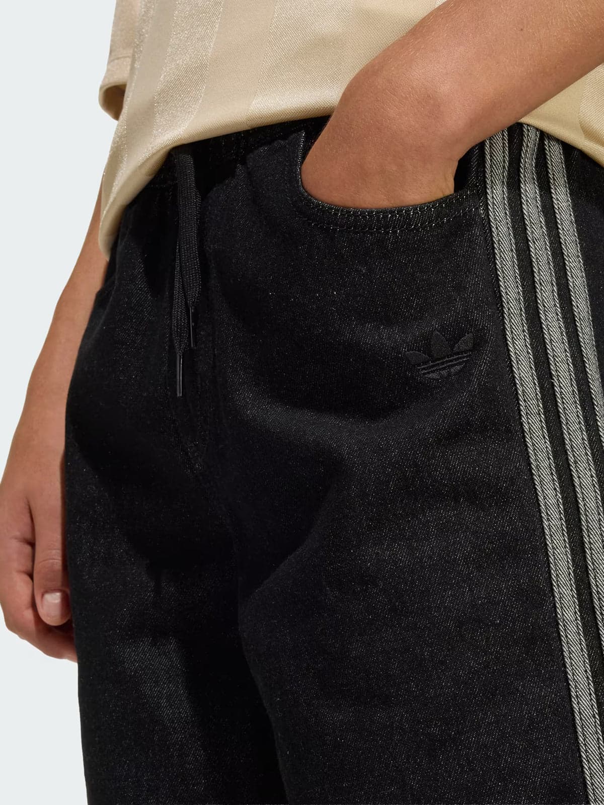 ADIDAS ORIGINALS <h4>Adidas Originals - Jorts Denim</h4> da uomo in Pantaloncini sportivi Drestige - Casamassima, commercioVirtuoso.it
