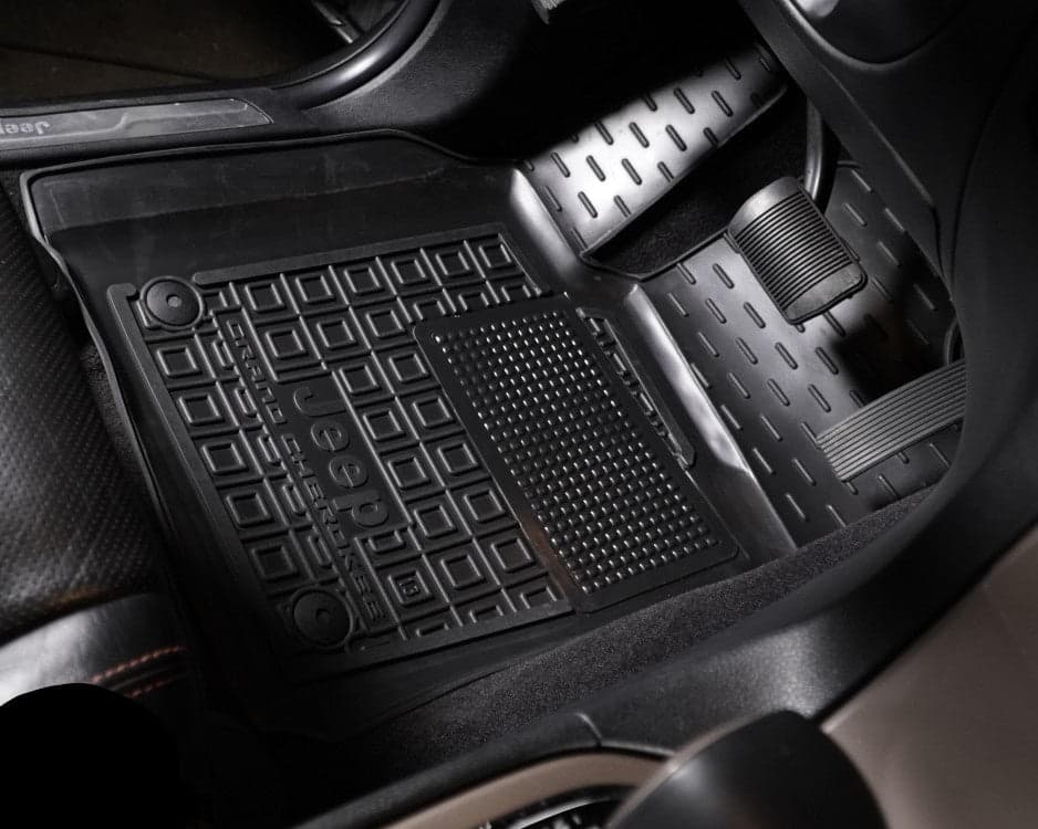 Set tappetini di gomma su misura per Jeep Grand Cherokee (2014+) in Tappetini antiscivolo Autooggetti.it - Roma, commercioVirtuoso.it